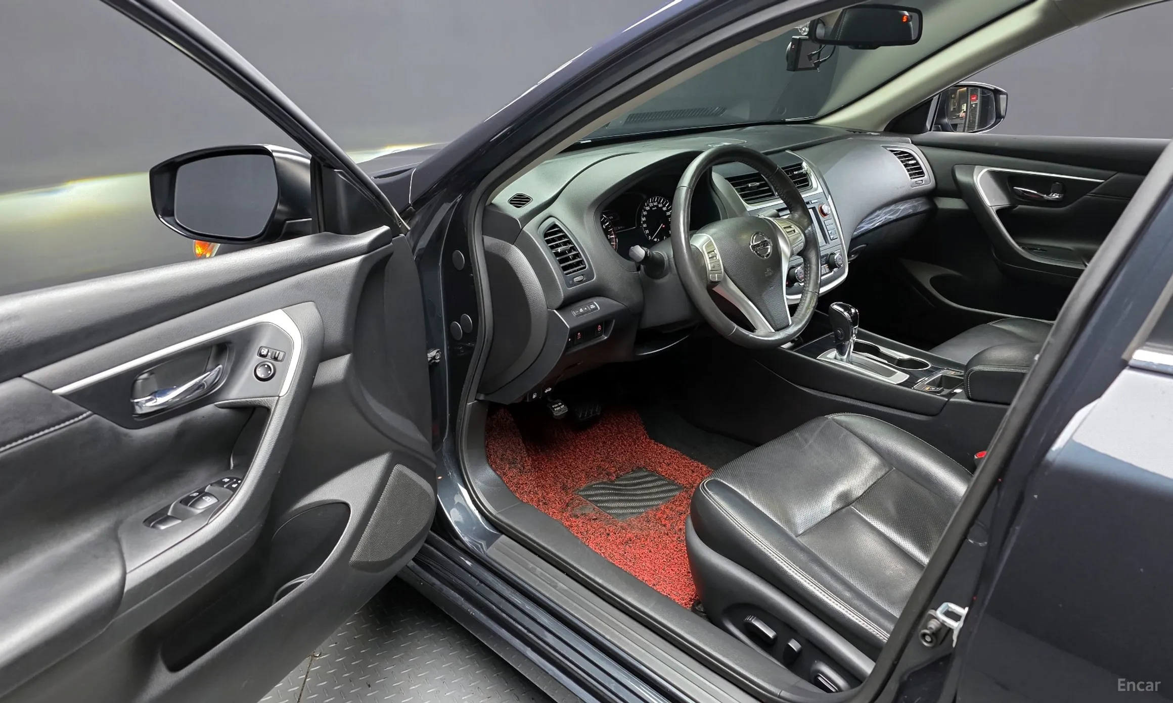 Nissan Altima превью 11