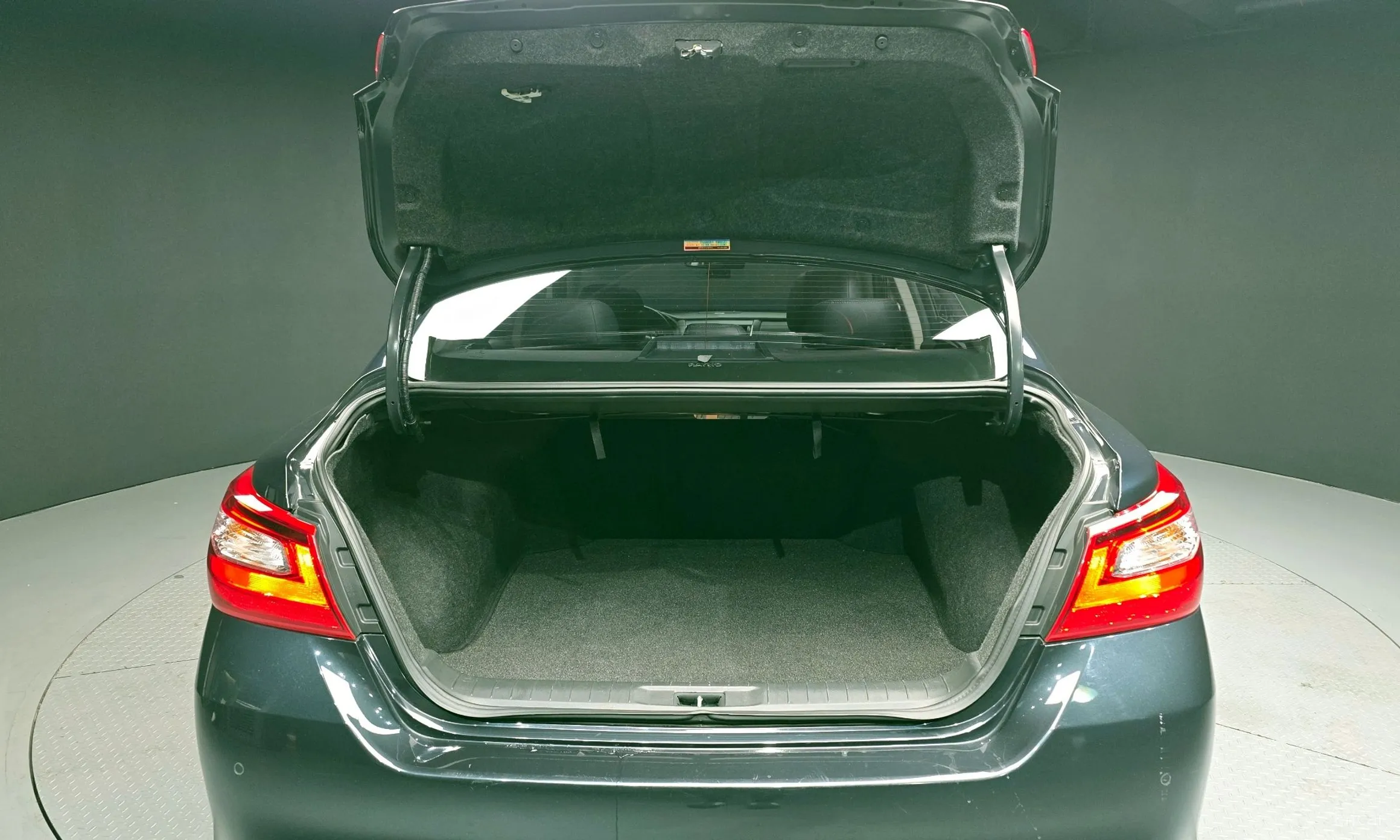 Nissan Altima превью 20