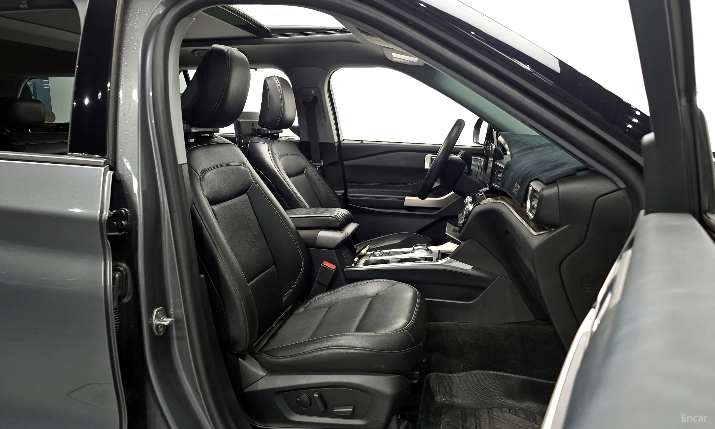 Ford Explorer 6th Generation превью 10