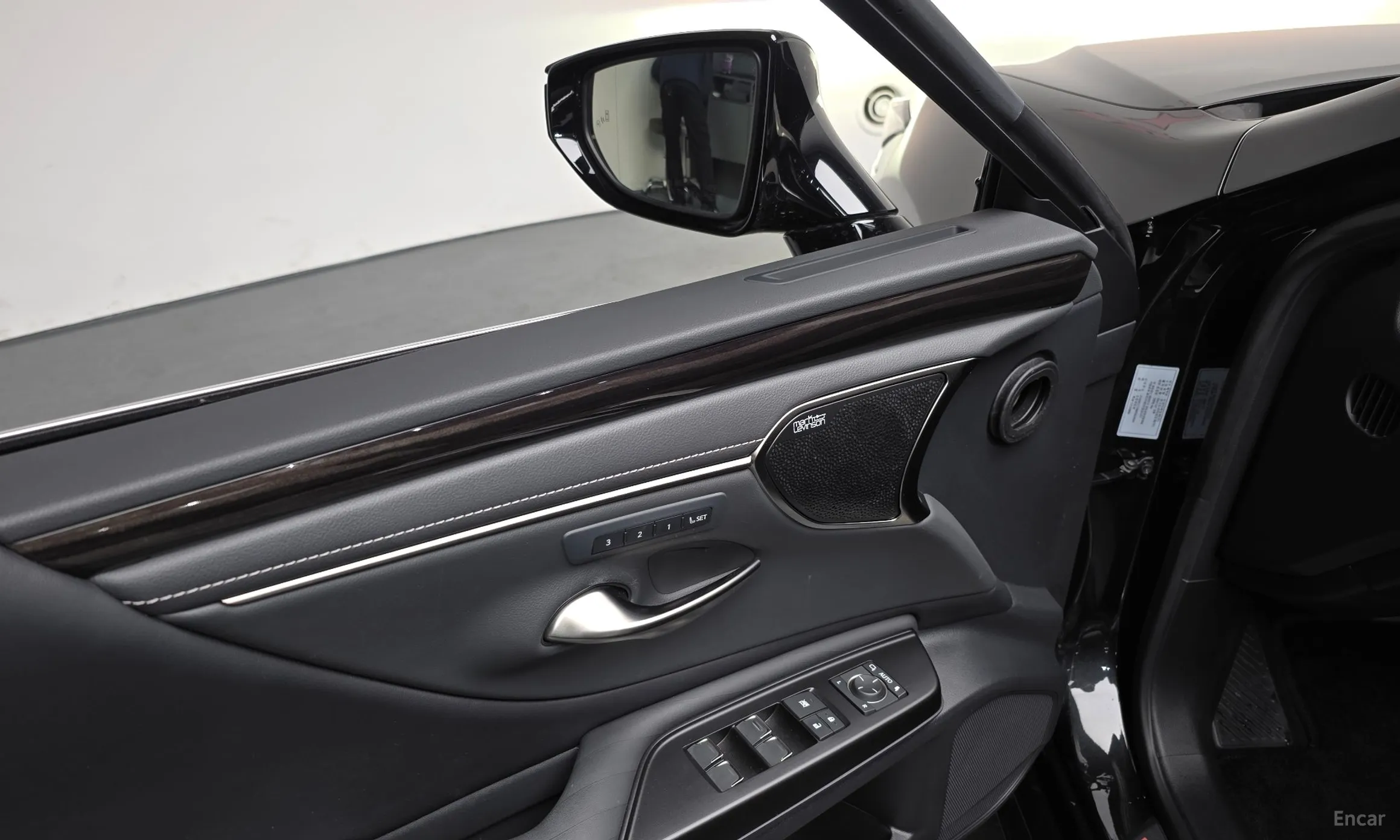 Lexus ES300h 7th Generation превью 19