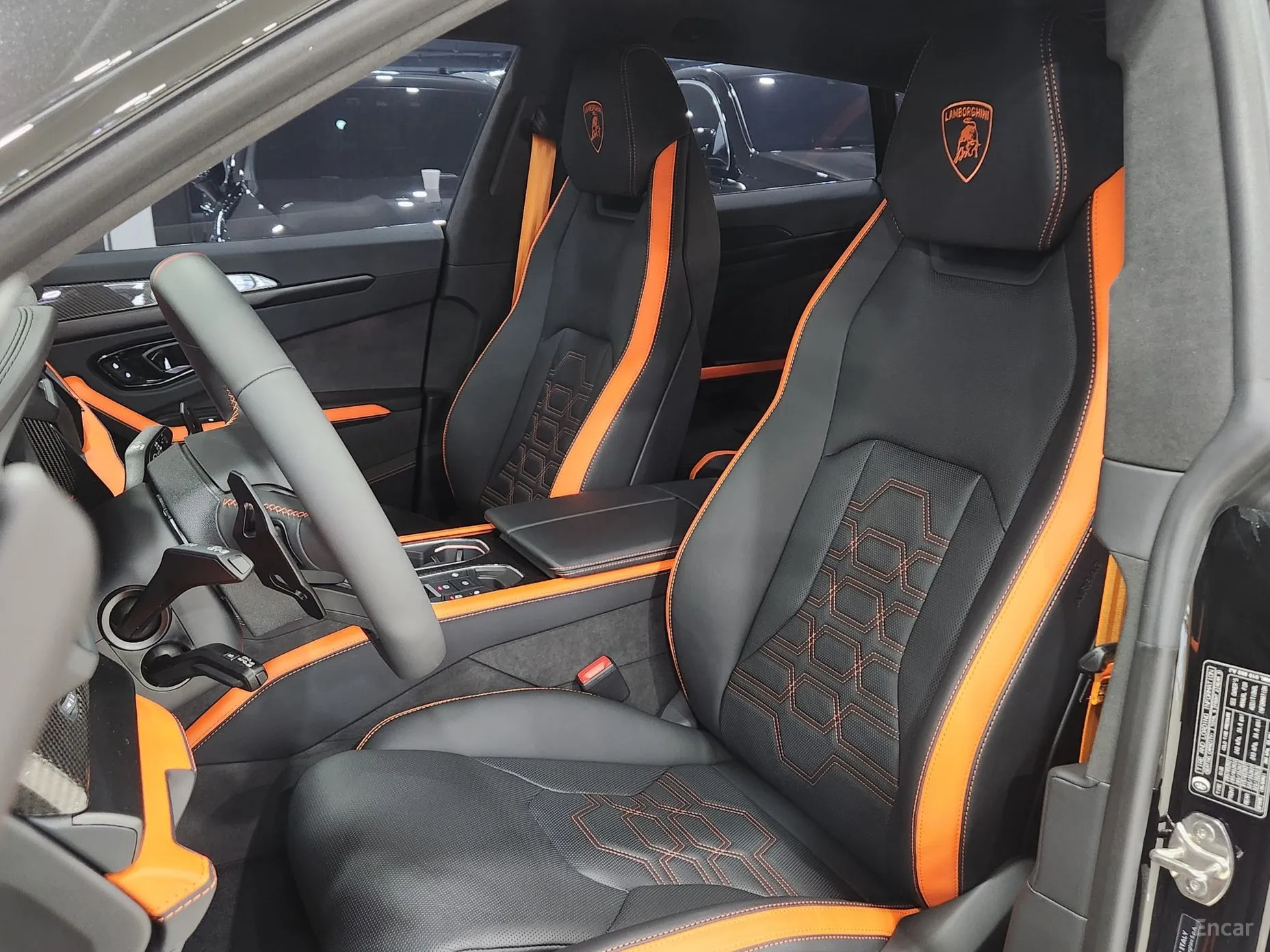 Lamborghini Urus превью 10