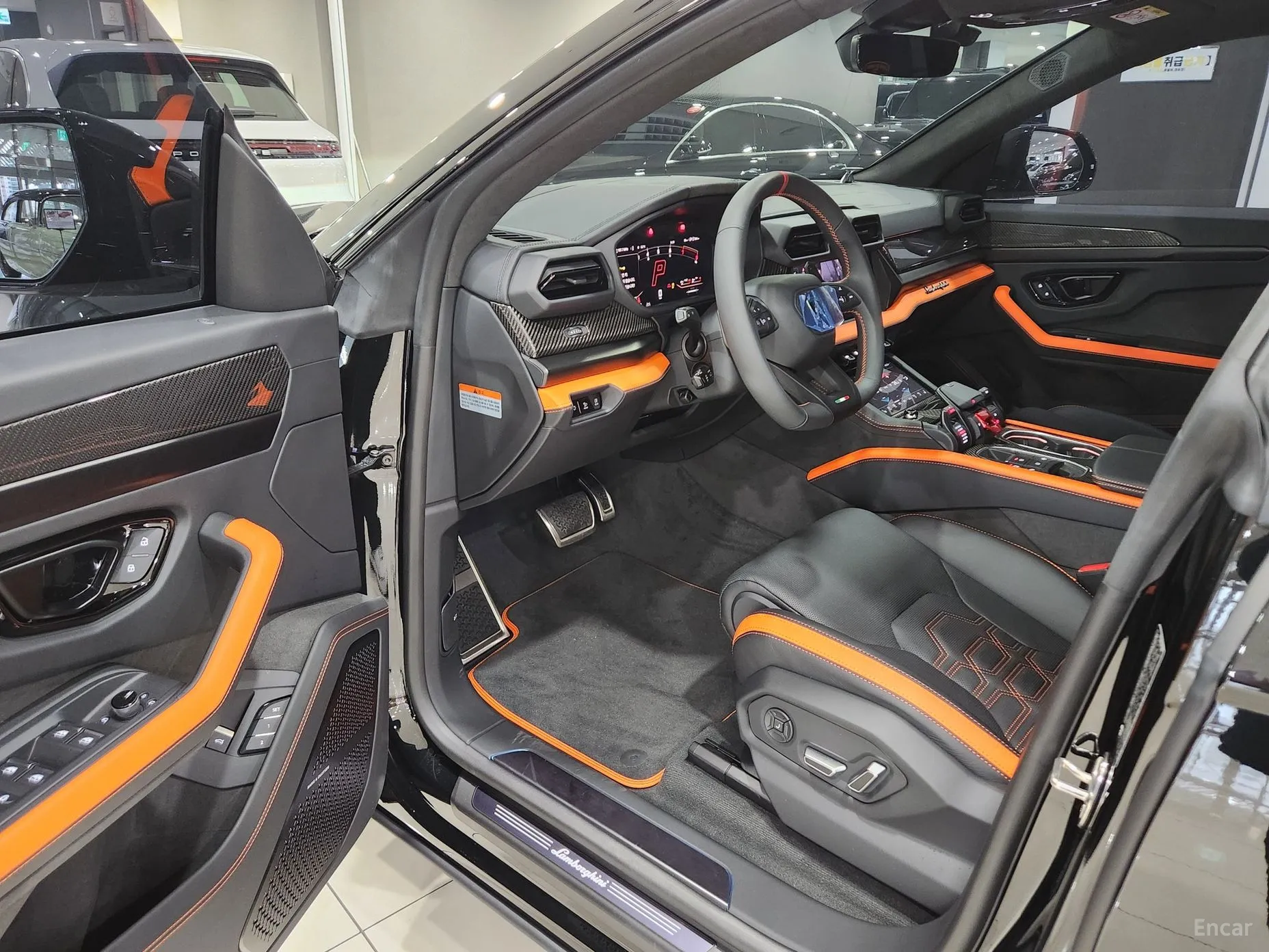 Lamborghini Urus превью 18