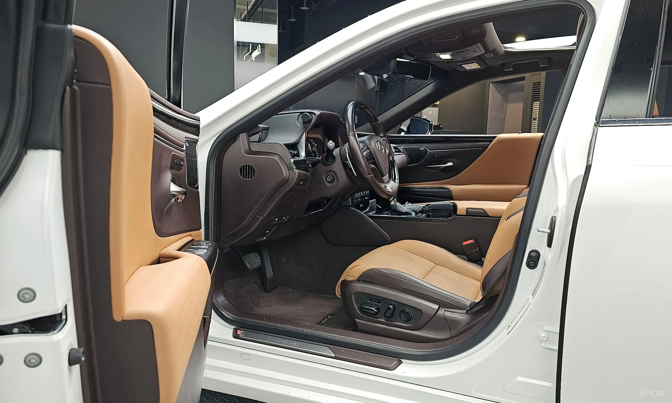 Lexus ES300h 7th Generation превью 10