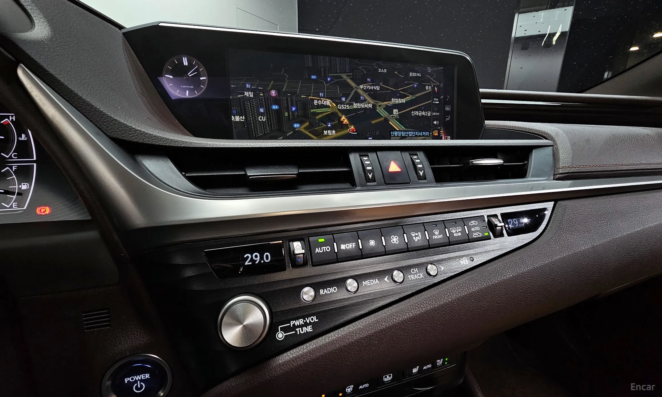 Lexus ES300h 7th Generation превью 14