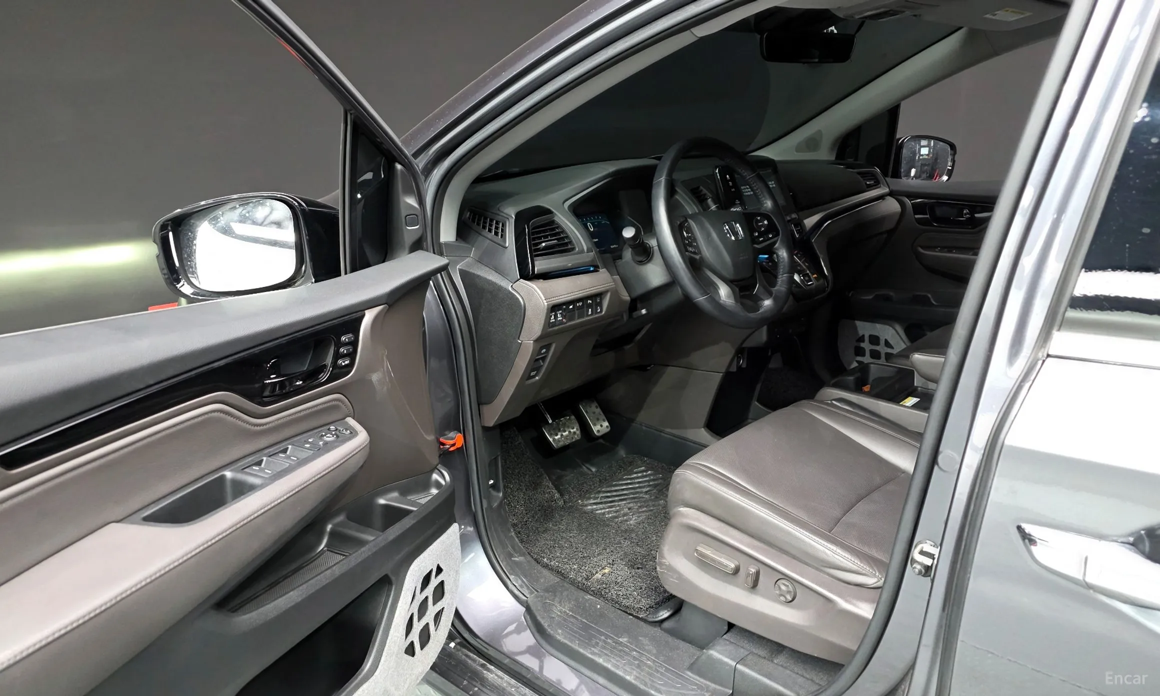 Honda Odyssey превью 10