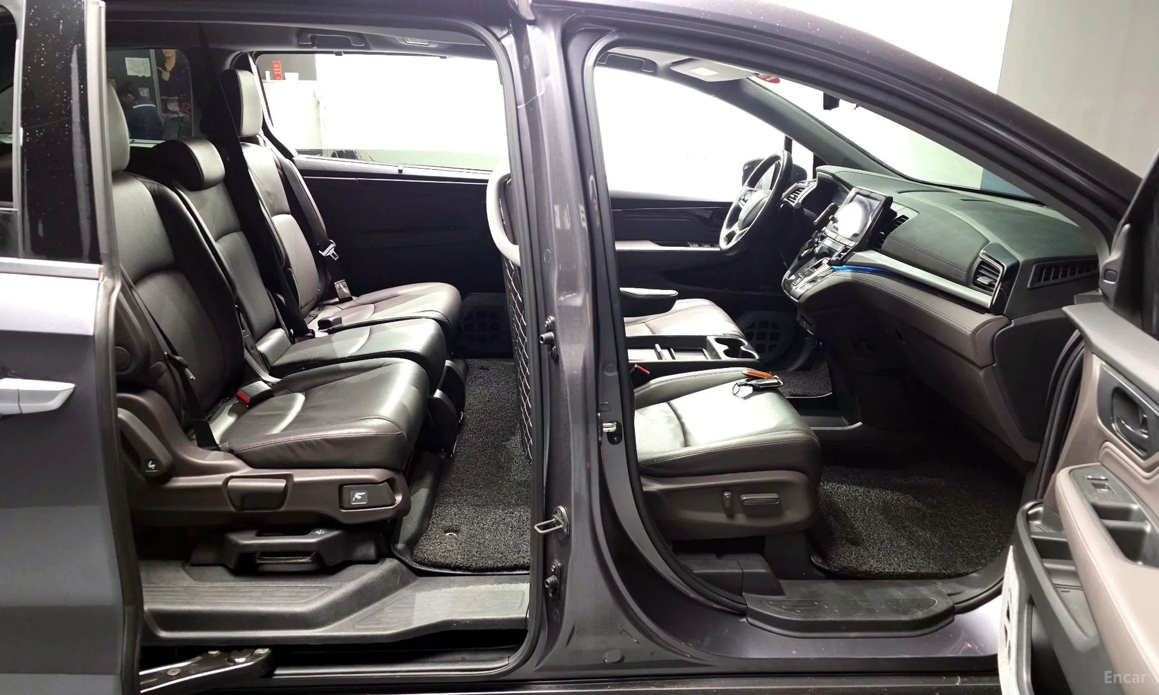 Honda Odyssey превью 11
