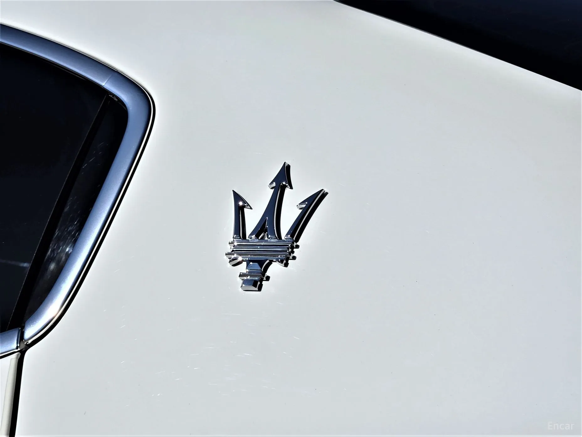 Maserati Ghibli превью 19