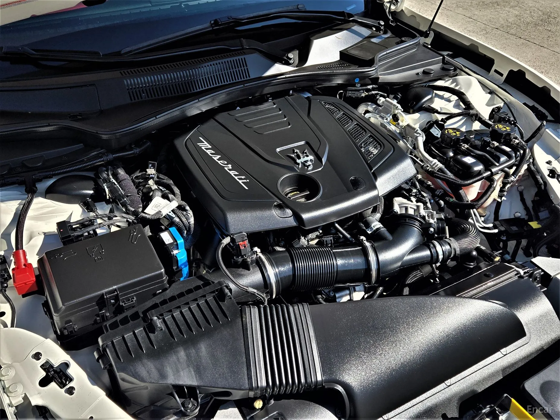 Maserati Ghibli превью 6