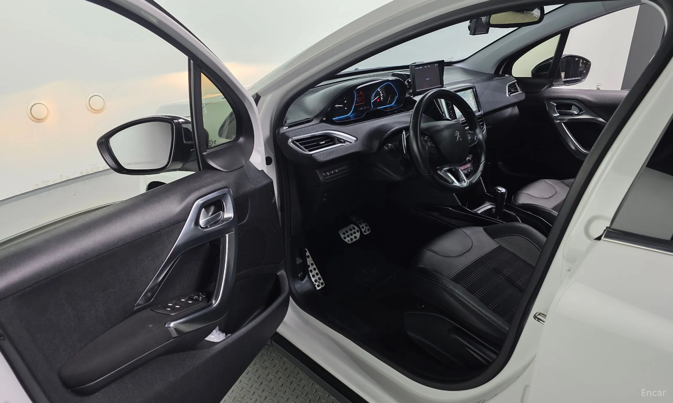 Peugeot 2008. превью 11