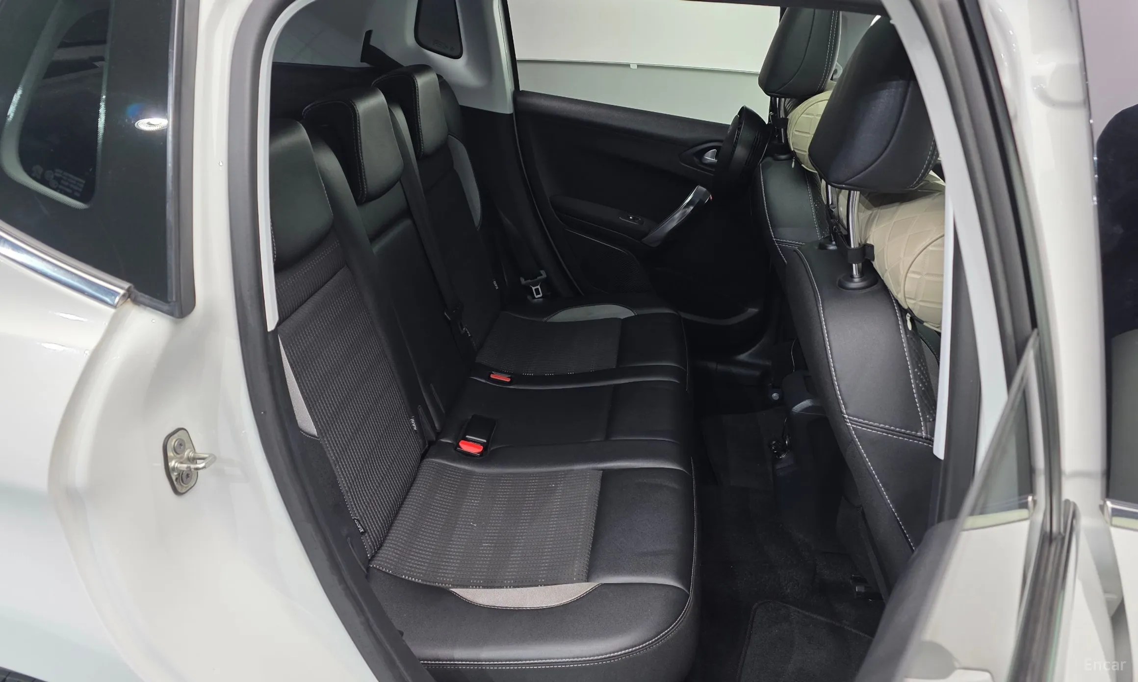 Peugeot 2008. превью 12
