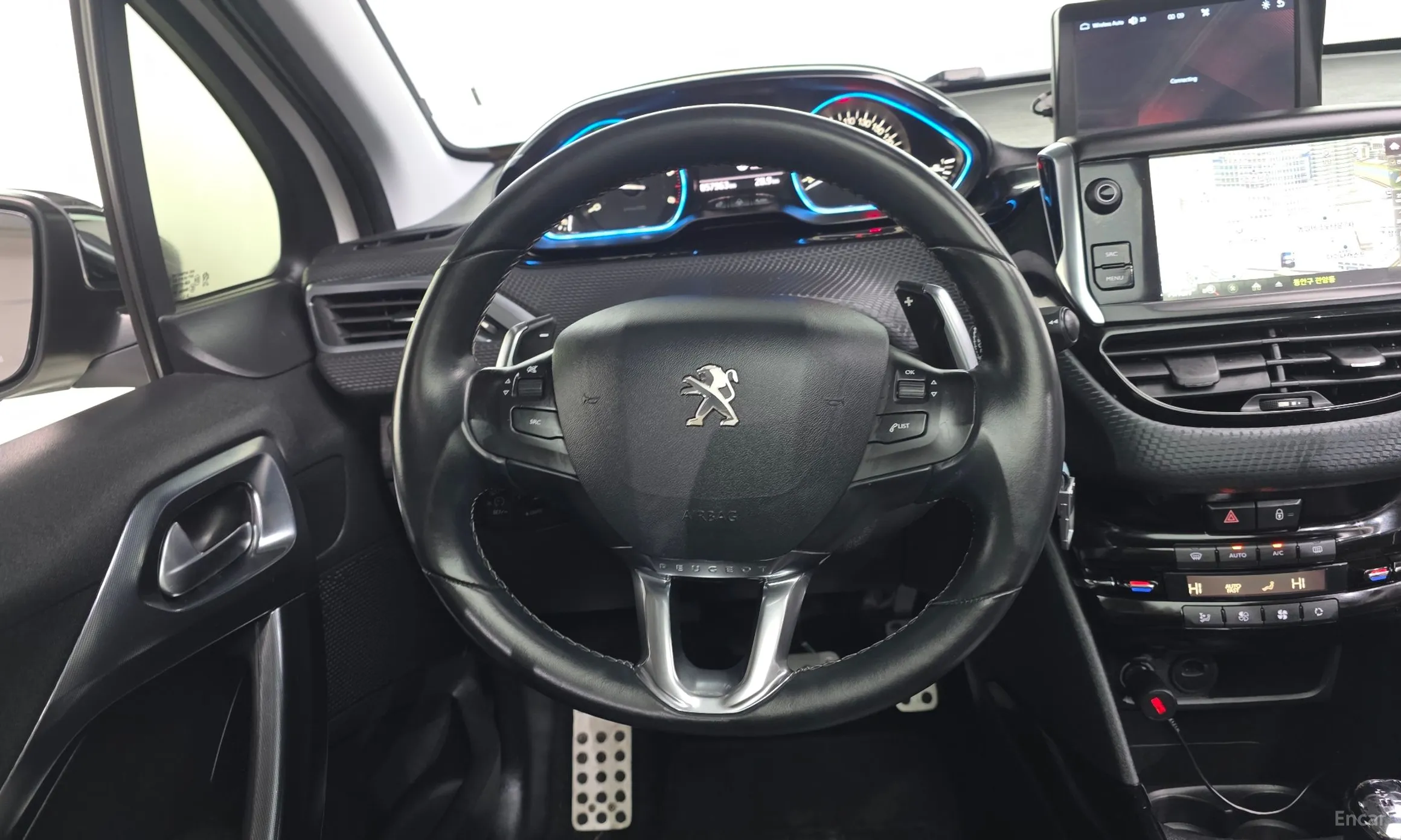 Peugeot 2008. превью 13