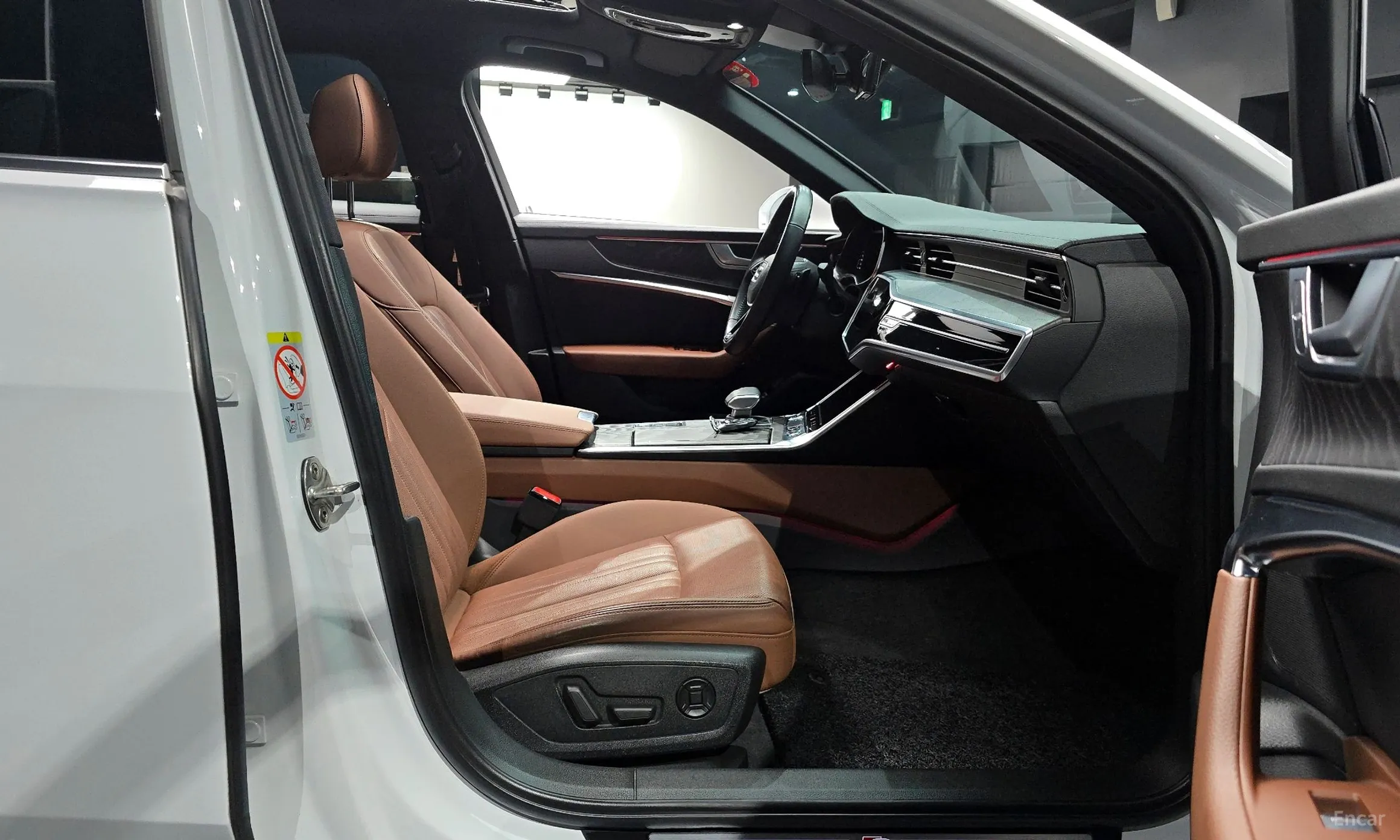 Audi A6 (C8) превью 11