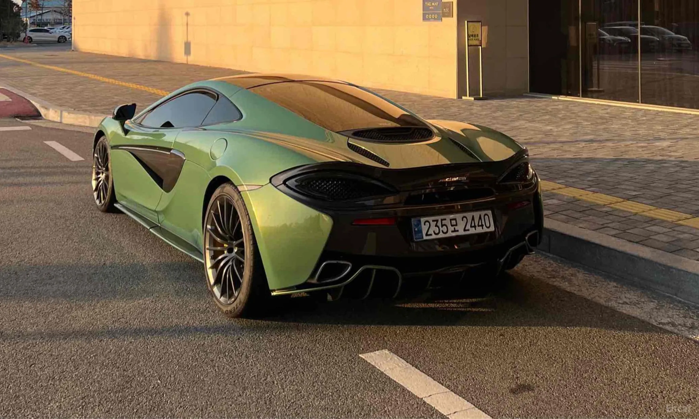 McLaren 570GT