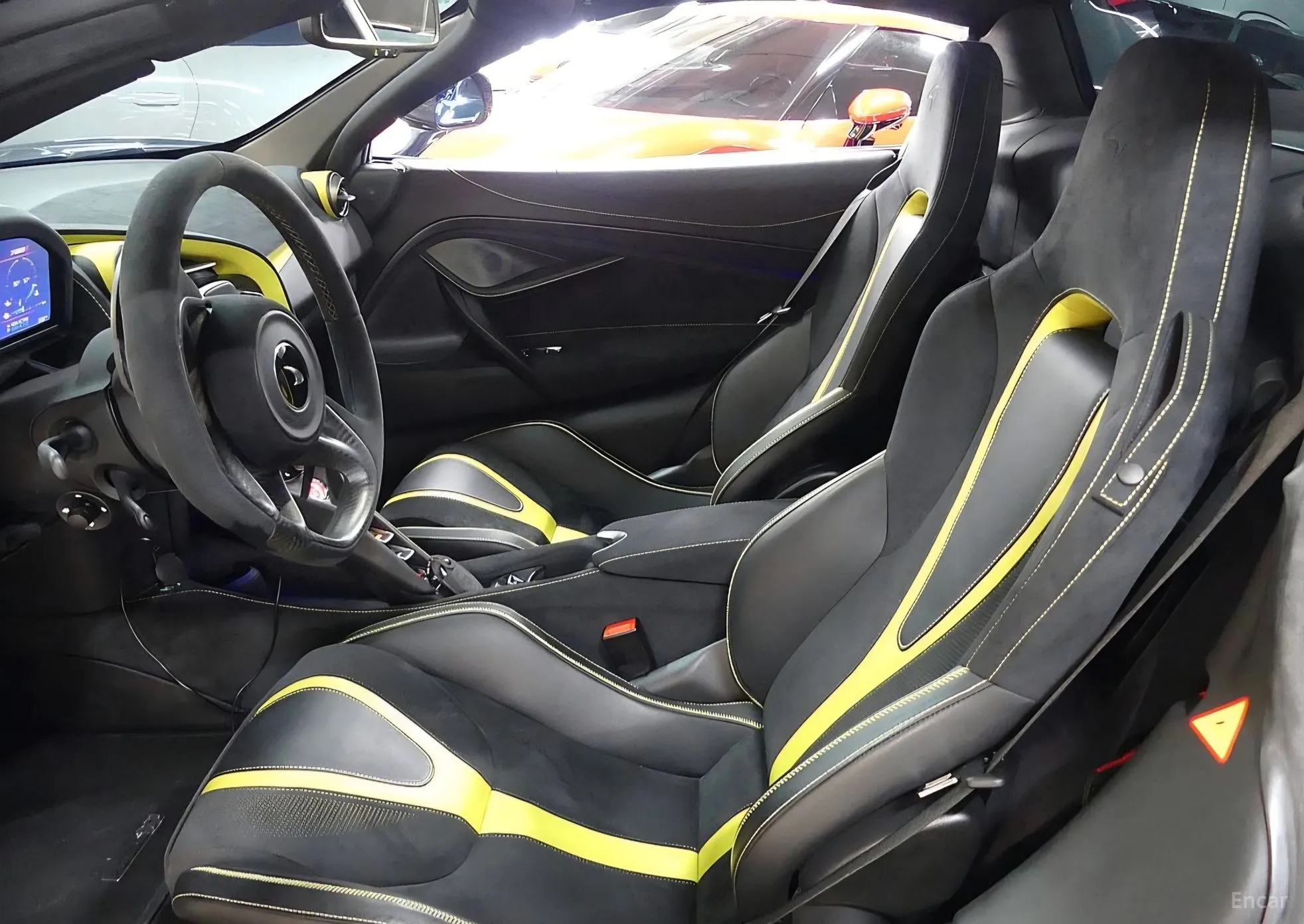 McLaren 720S превью 10