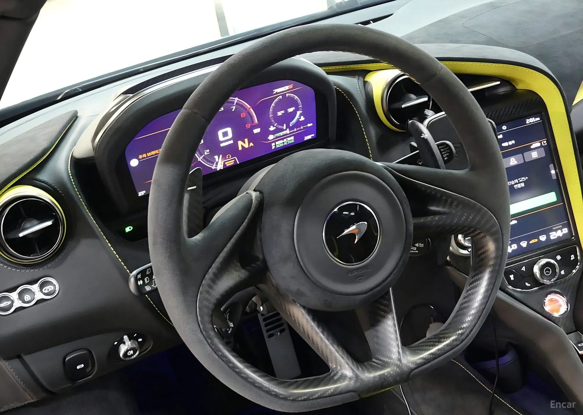 McLaren 720S превью 11