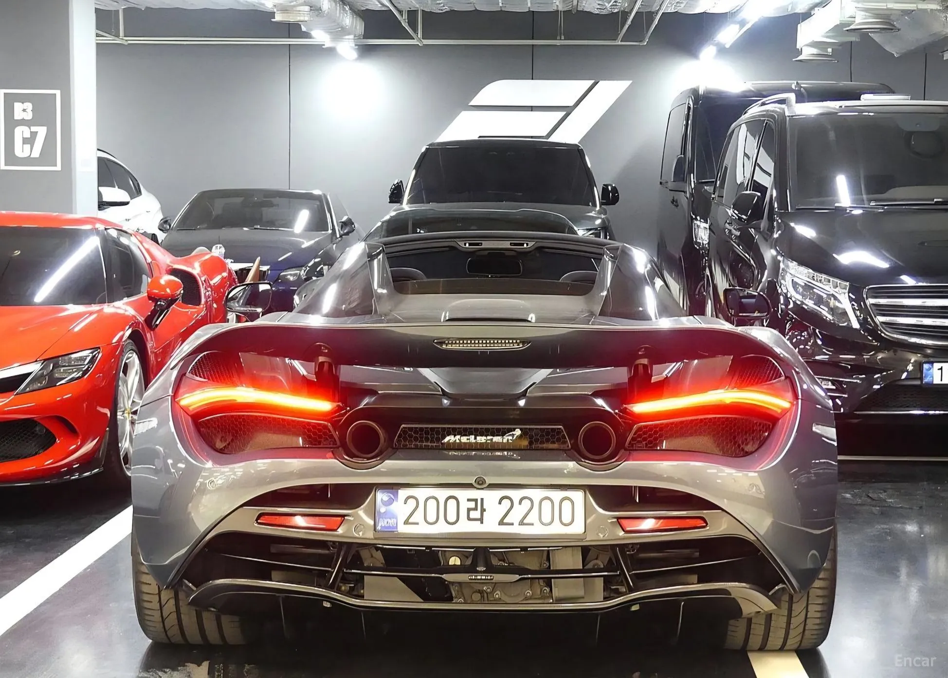 McLaren 720S превью 4