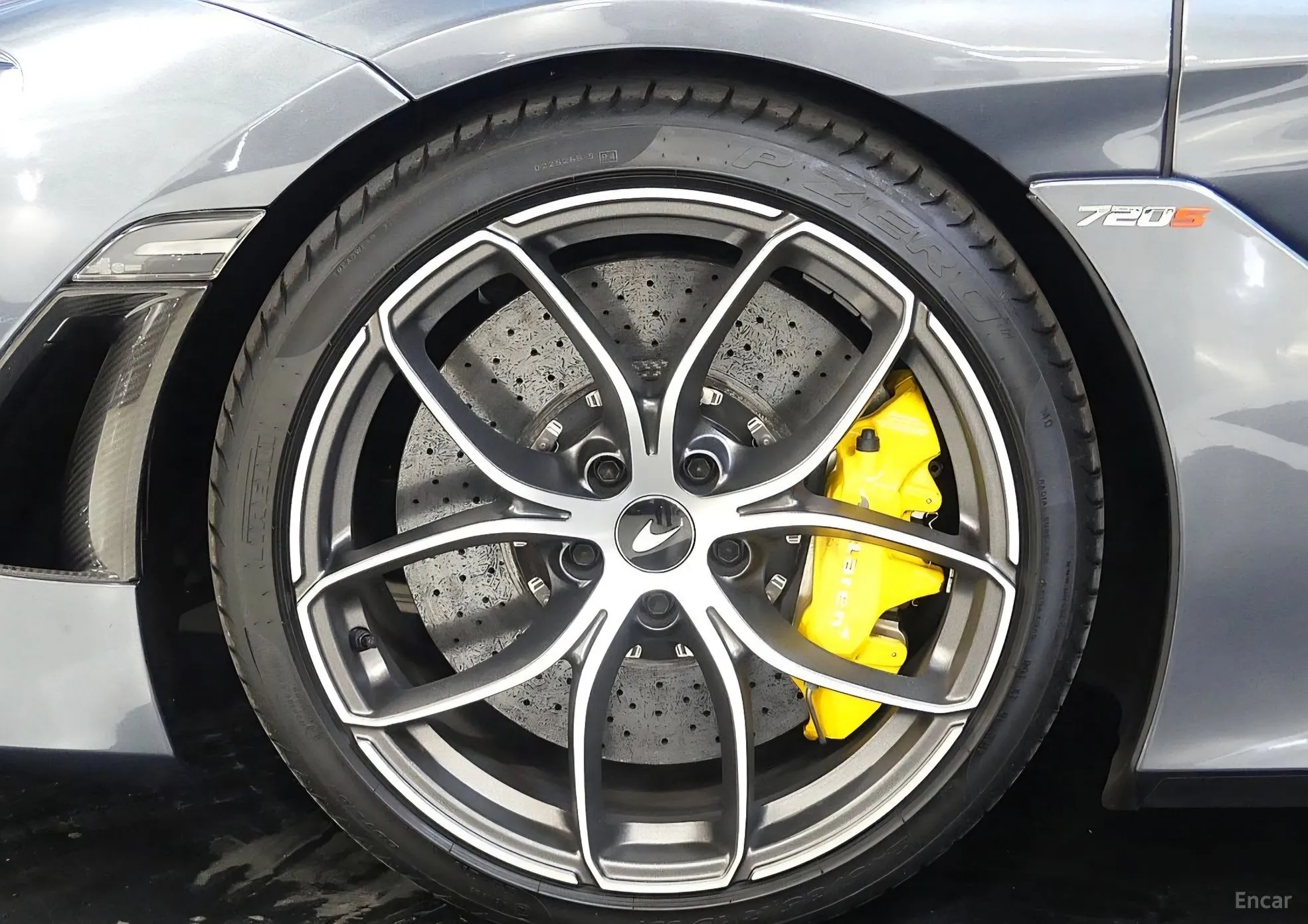McLaren 720S превью 5