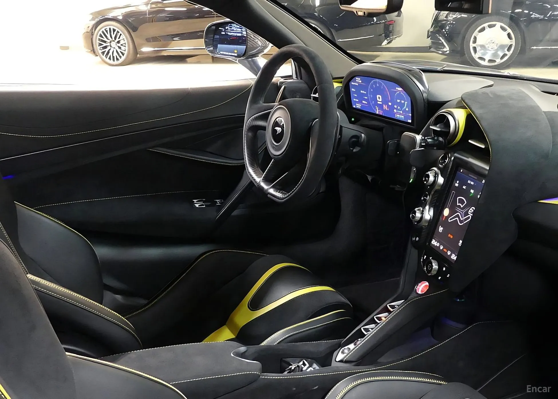 McLaren 720S превью 7