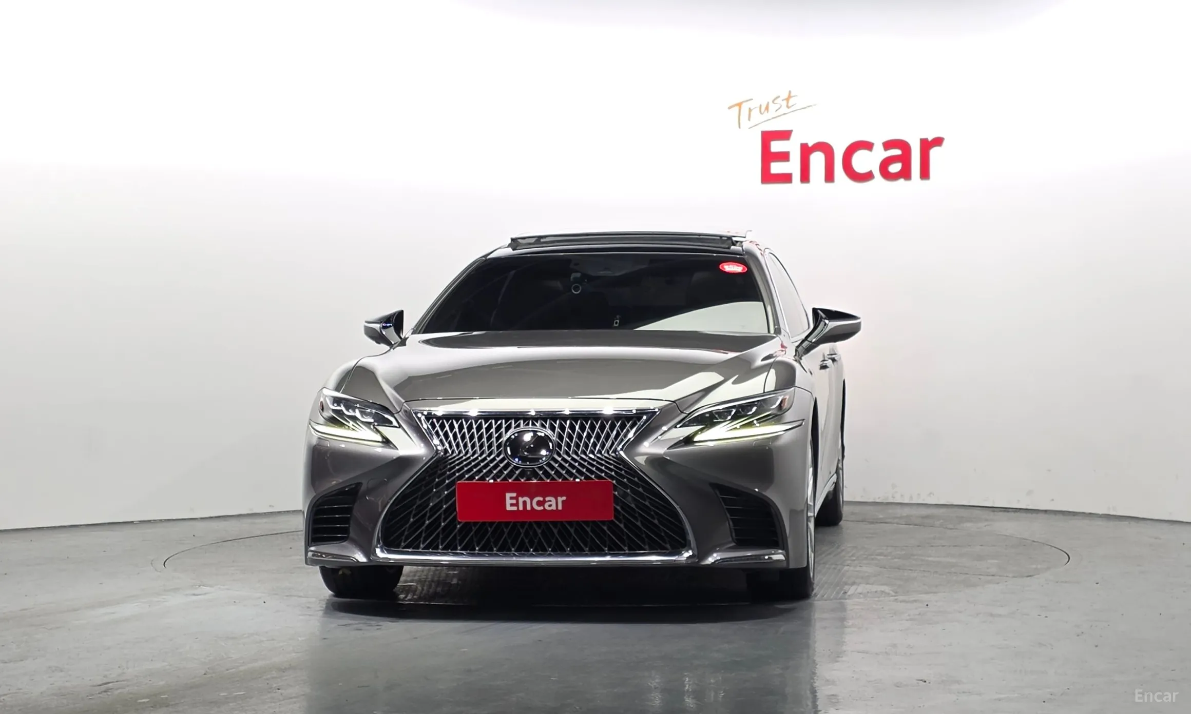 Lexus LS500 5th Generation превью 3