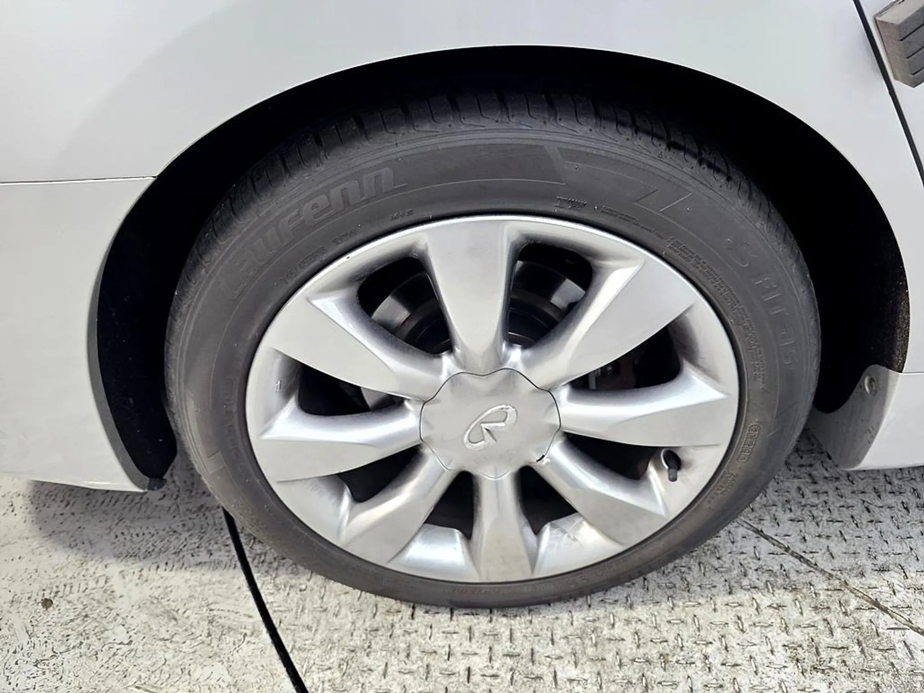 Infiniti M35 превью 20