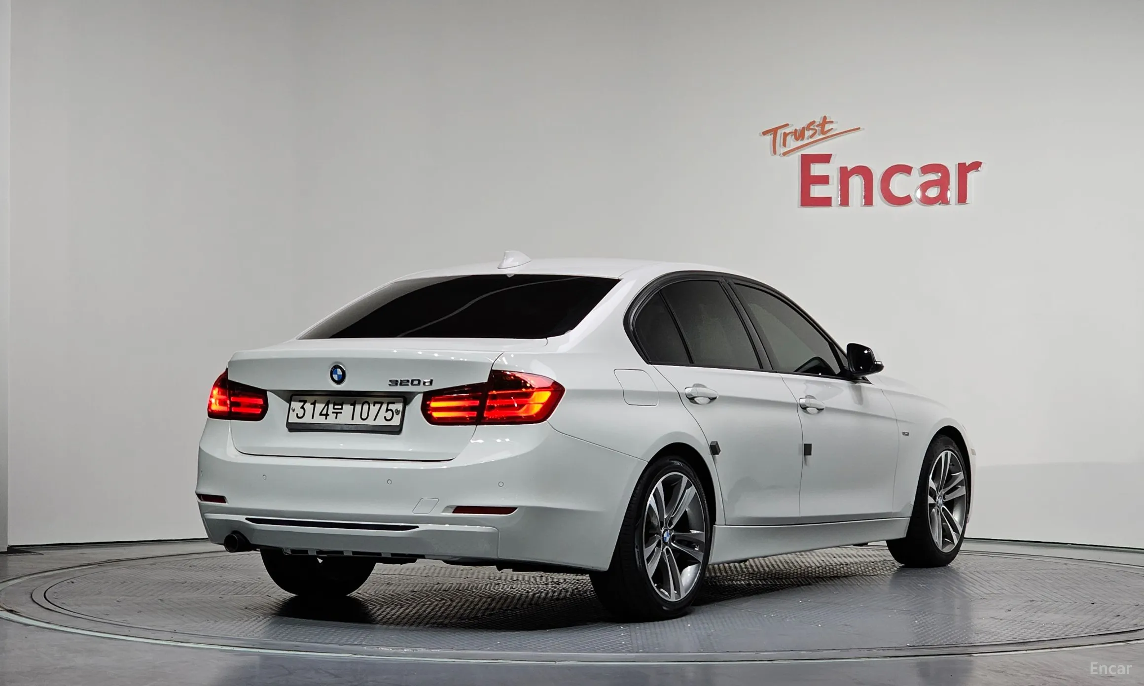 BMW 3 Series (F30) превью 4