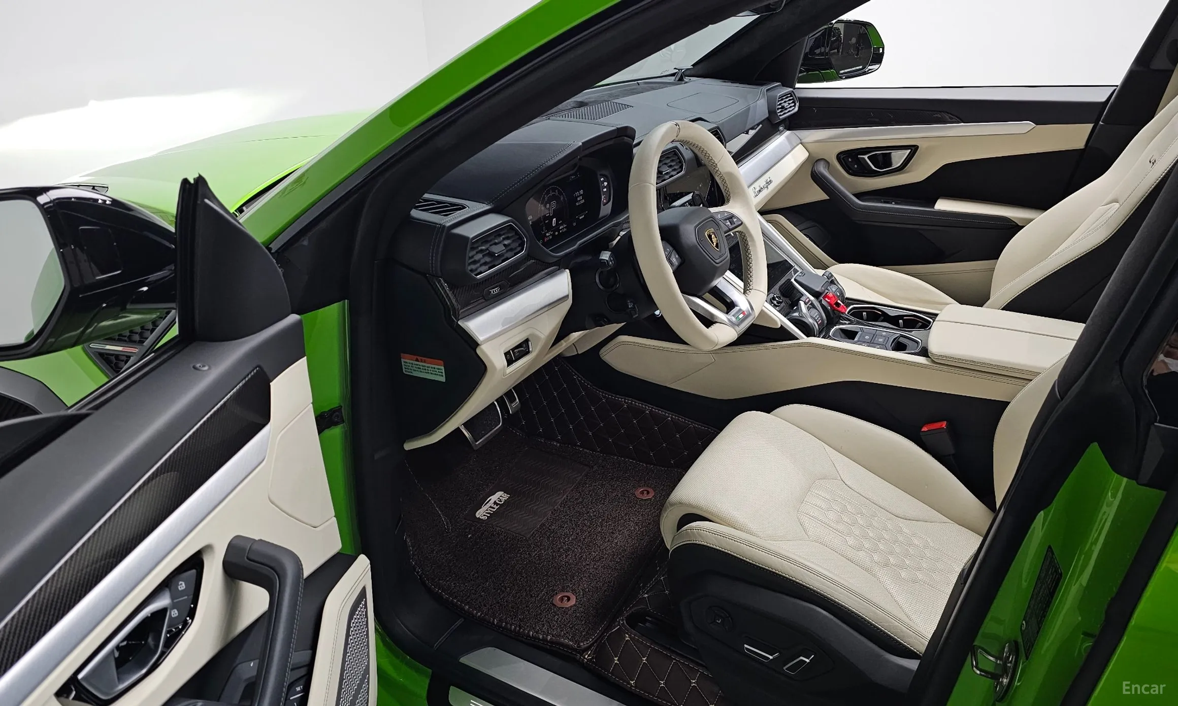 Lamborghini Urus превью 11