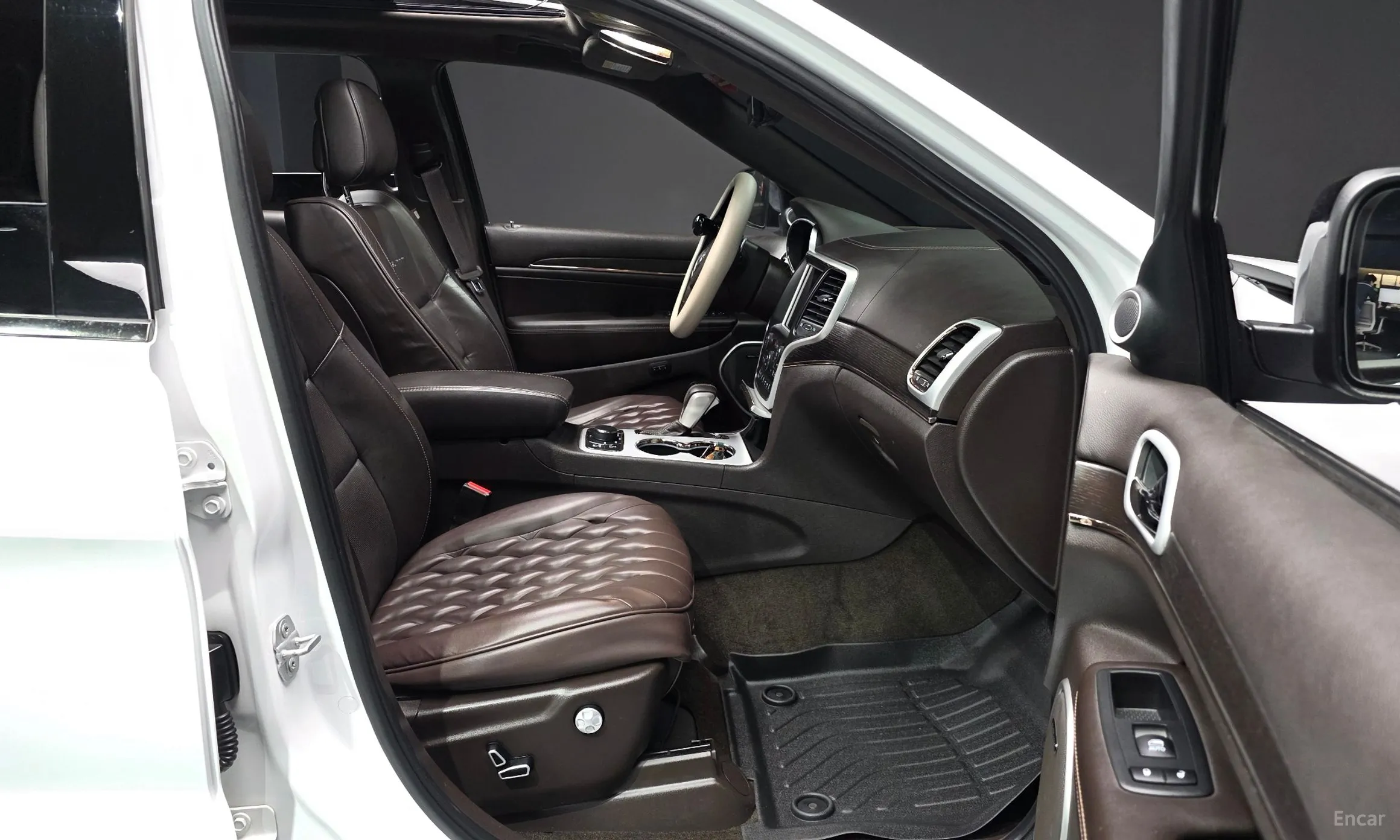 Jeep Grand Cherokee превью 10