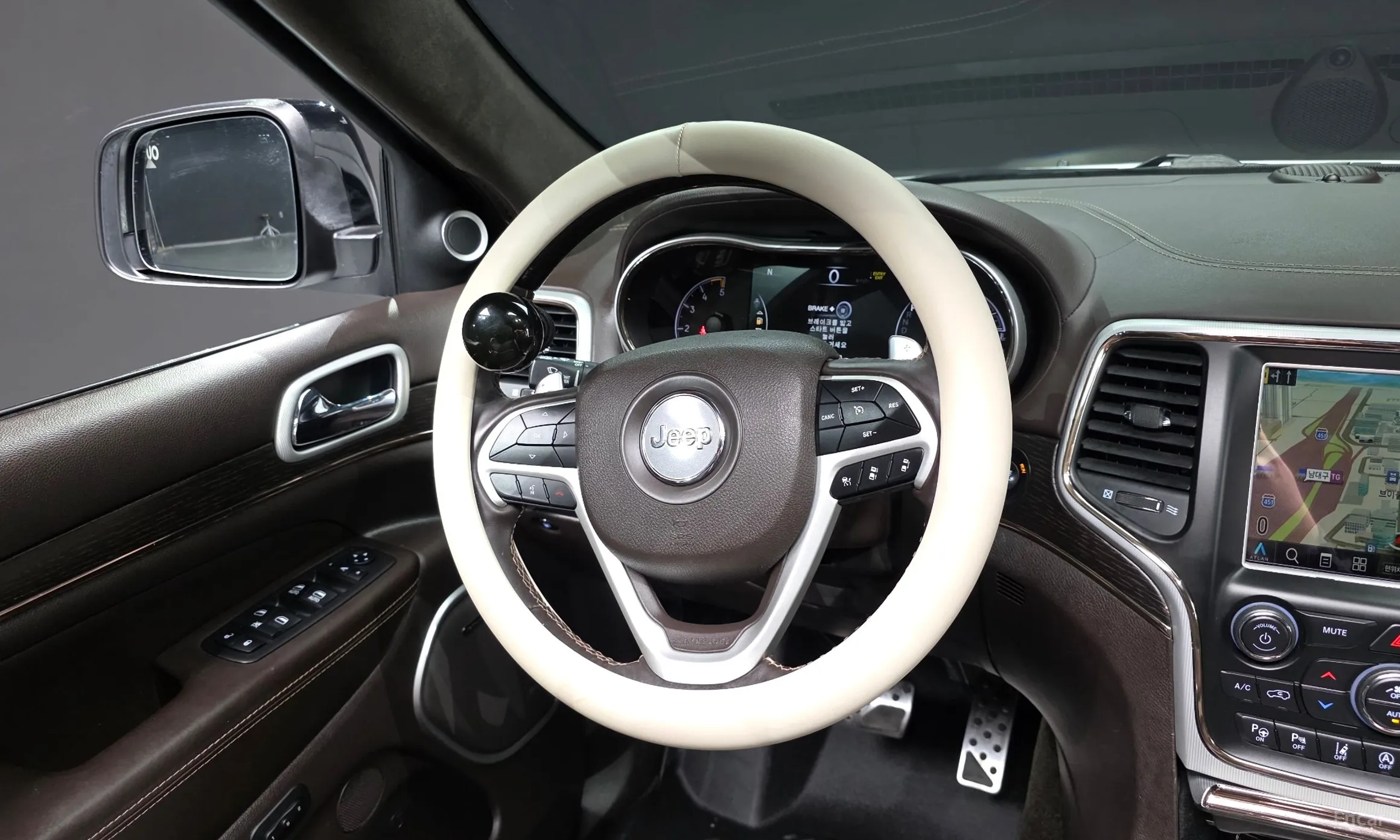 Jeep Grand Cherokee превью 13