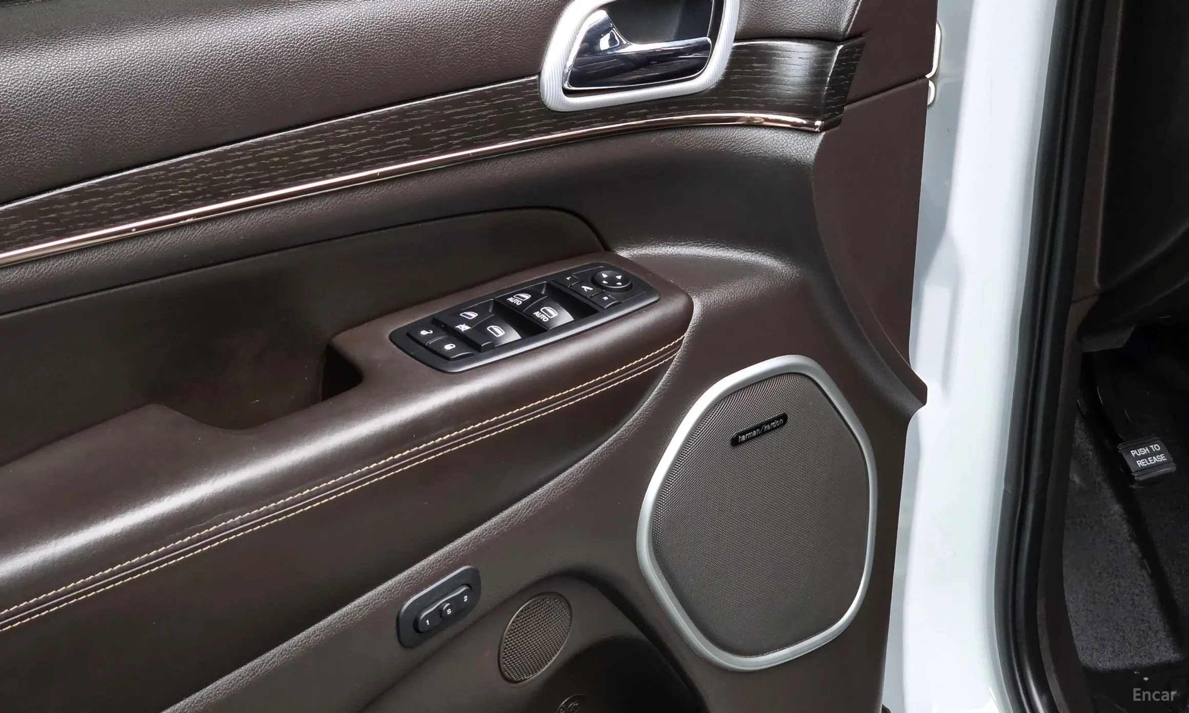Jeep Grand Cherokee превью 17