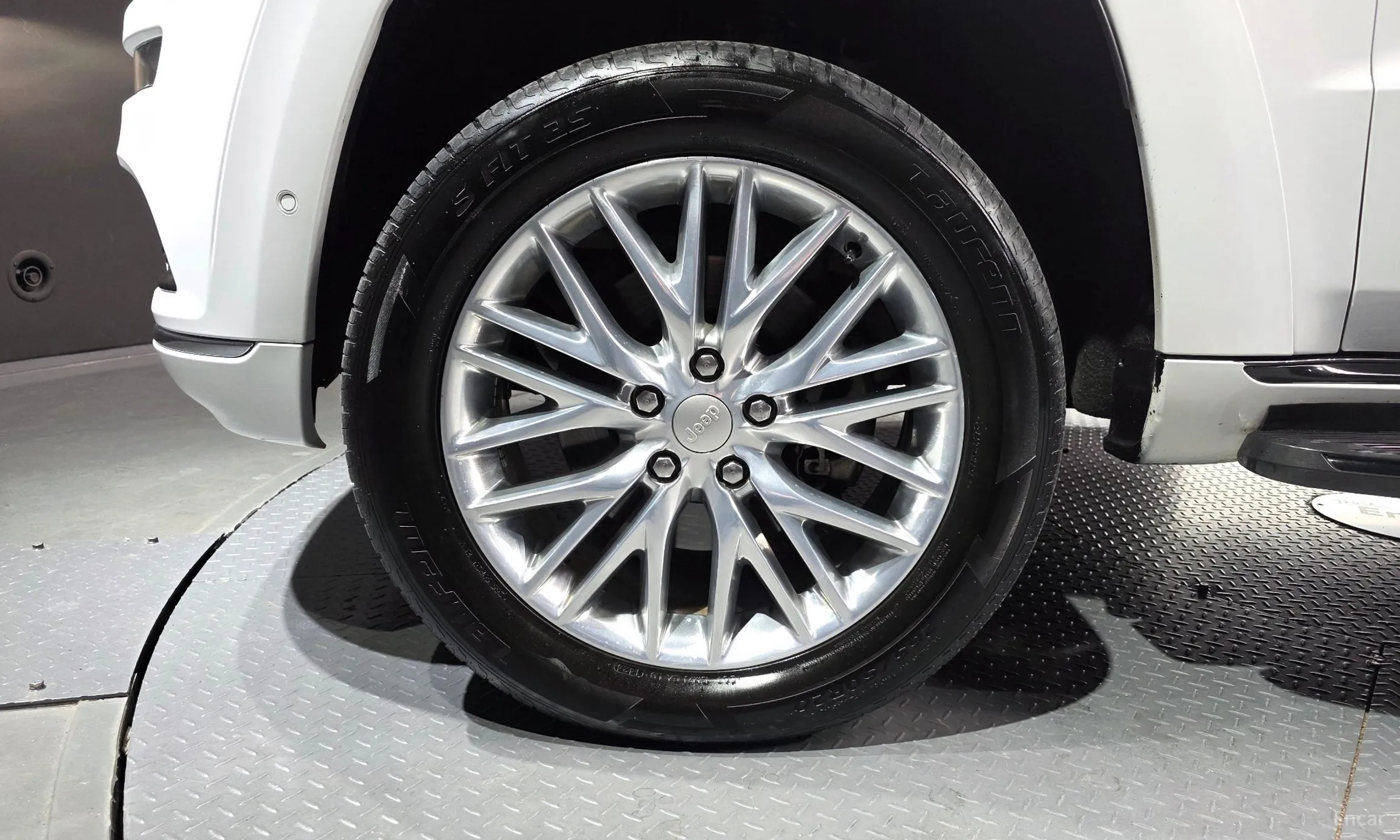 Jeep Grand Cherokee превью 5