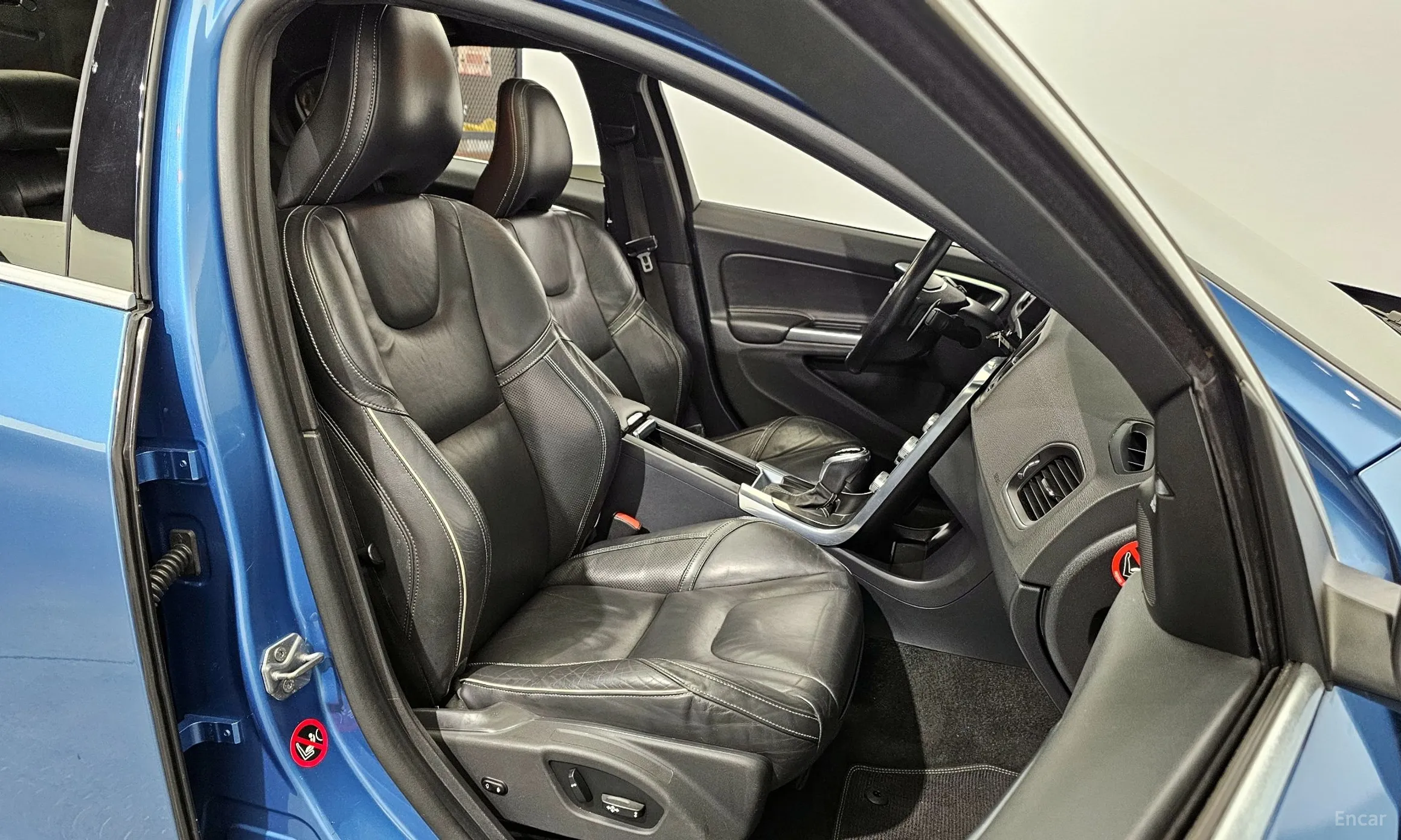 Volvo S60 превью 12