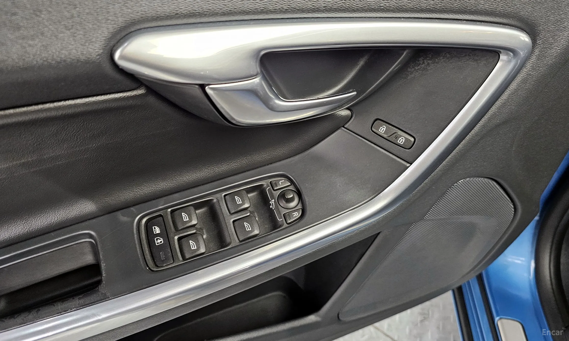Volvo S60 превью 14