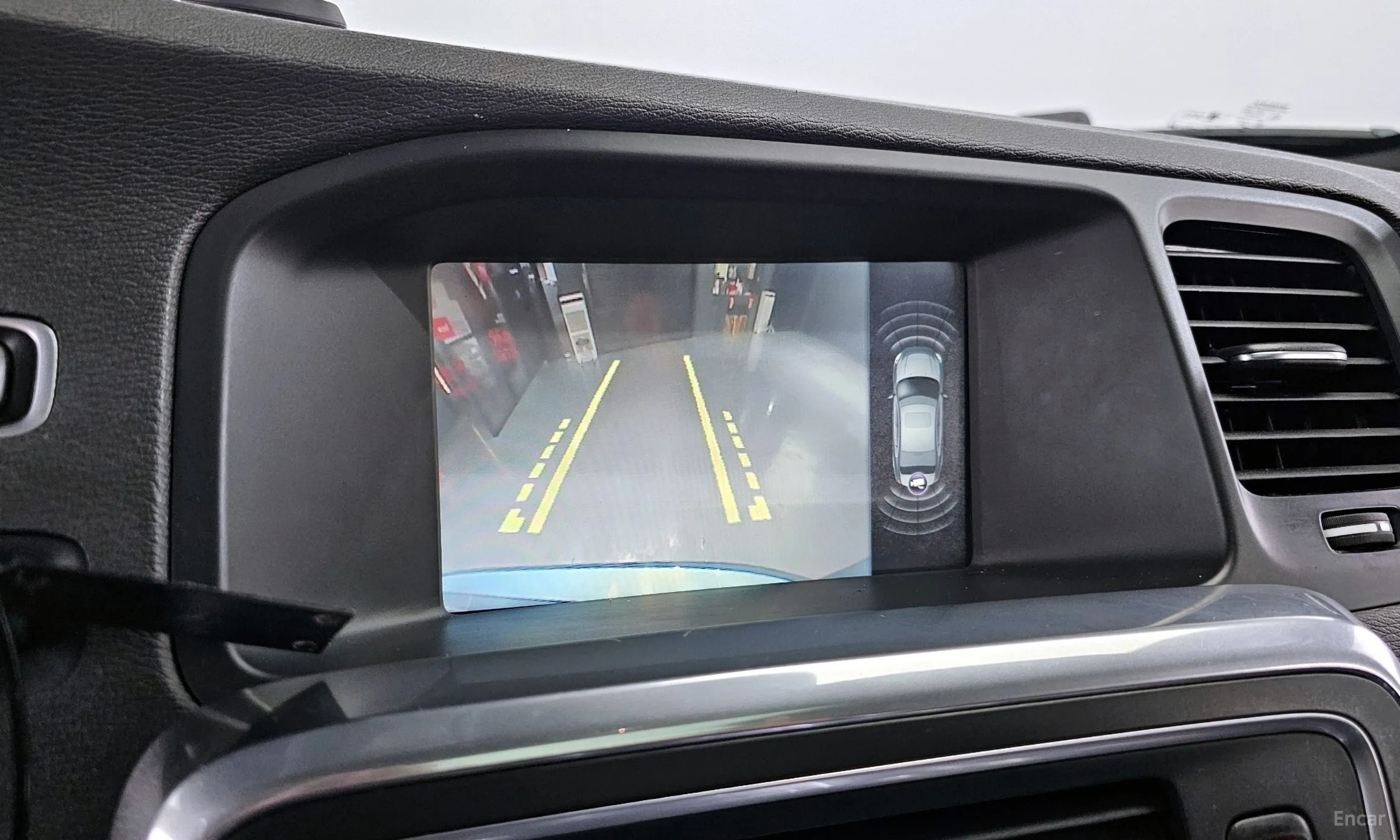 Volvo S60 превью 16