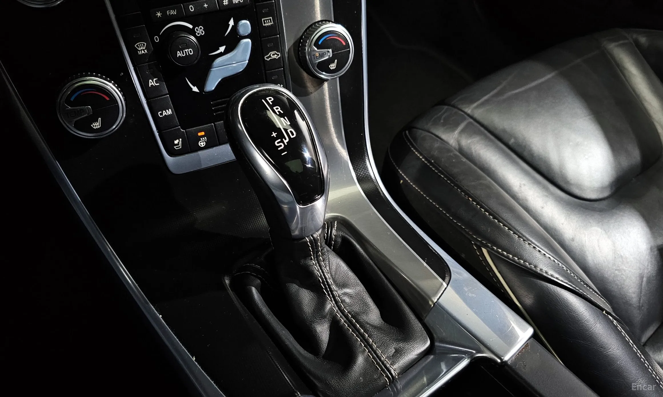 Volvo S60 превью 9
