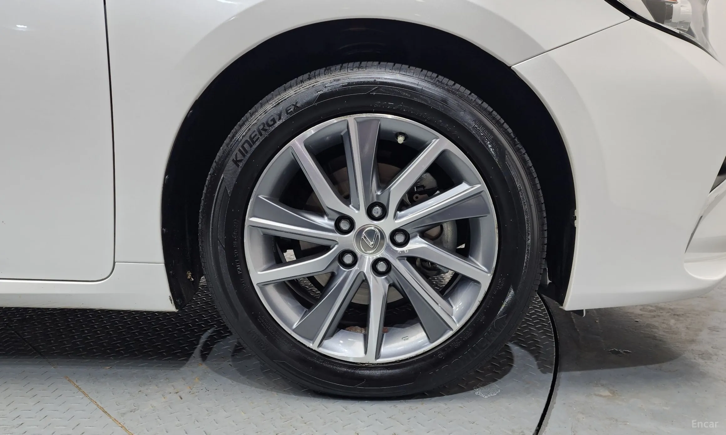 Lexus New ES300h превью 5