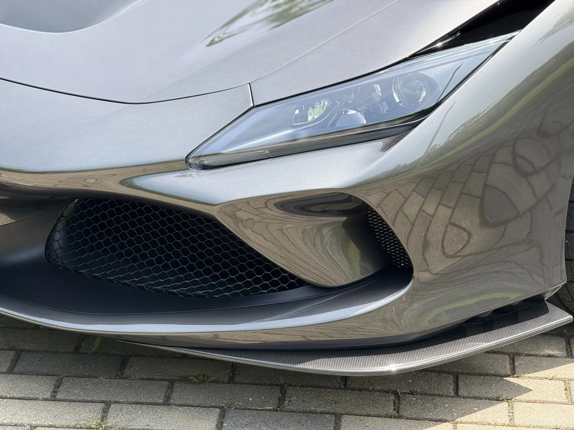 Ferrari F8 Tributo превью 17