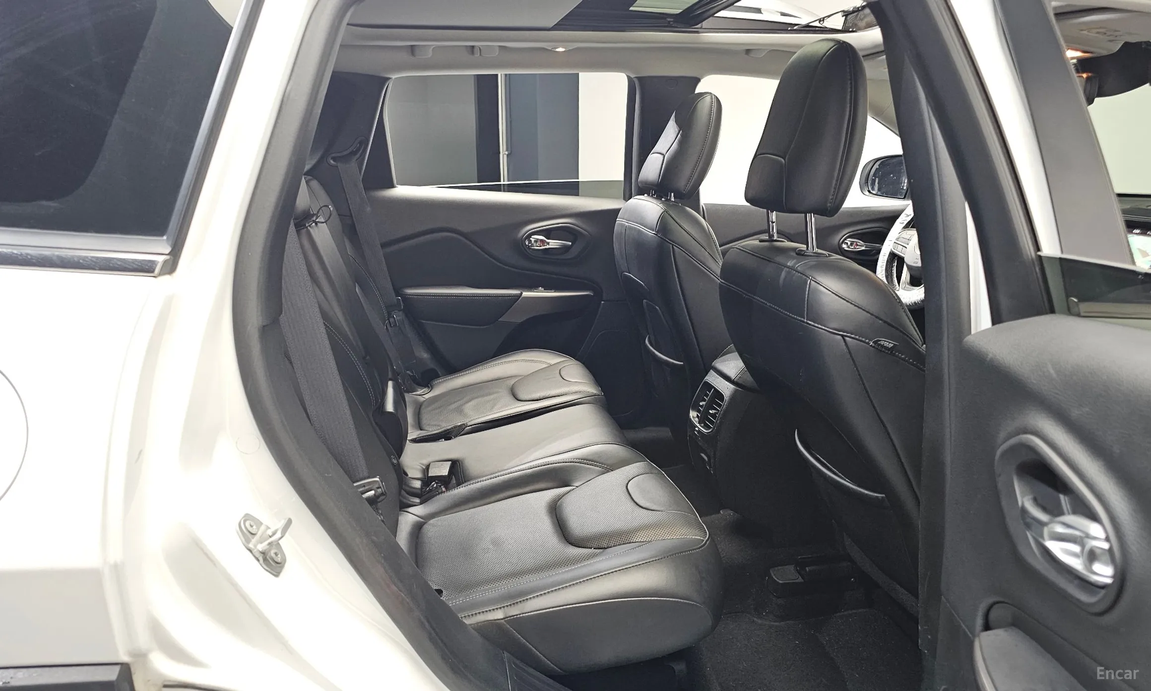 Jeep Cherokee (KL) превью 12