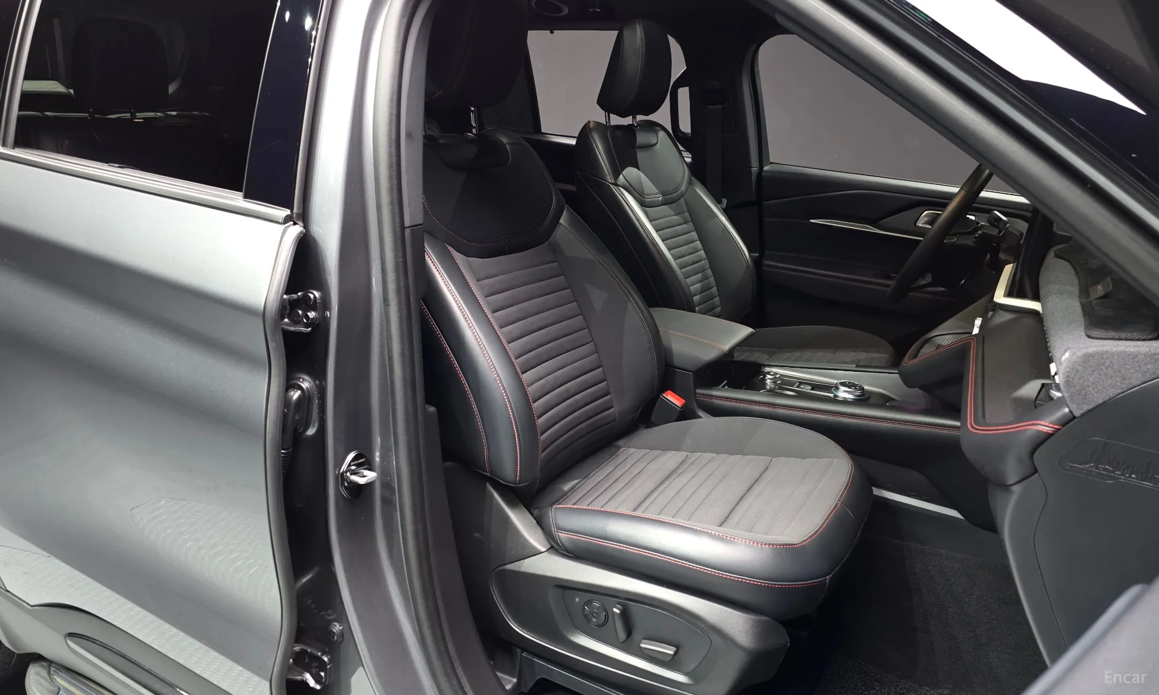 Ford Explorer 6th Generation превью 10