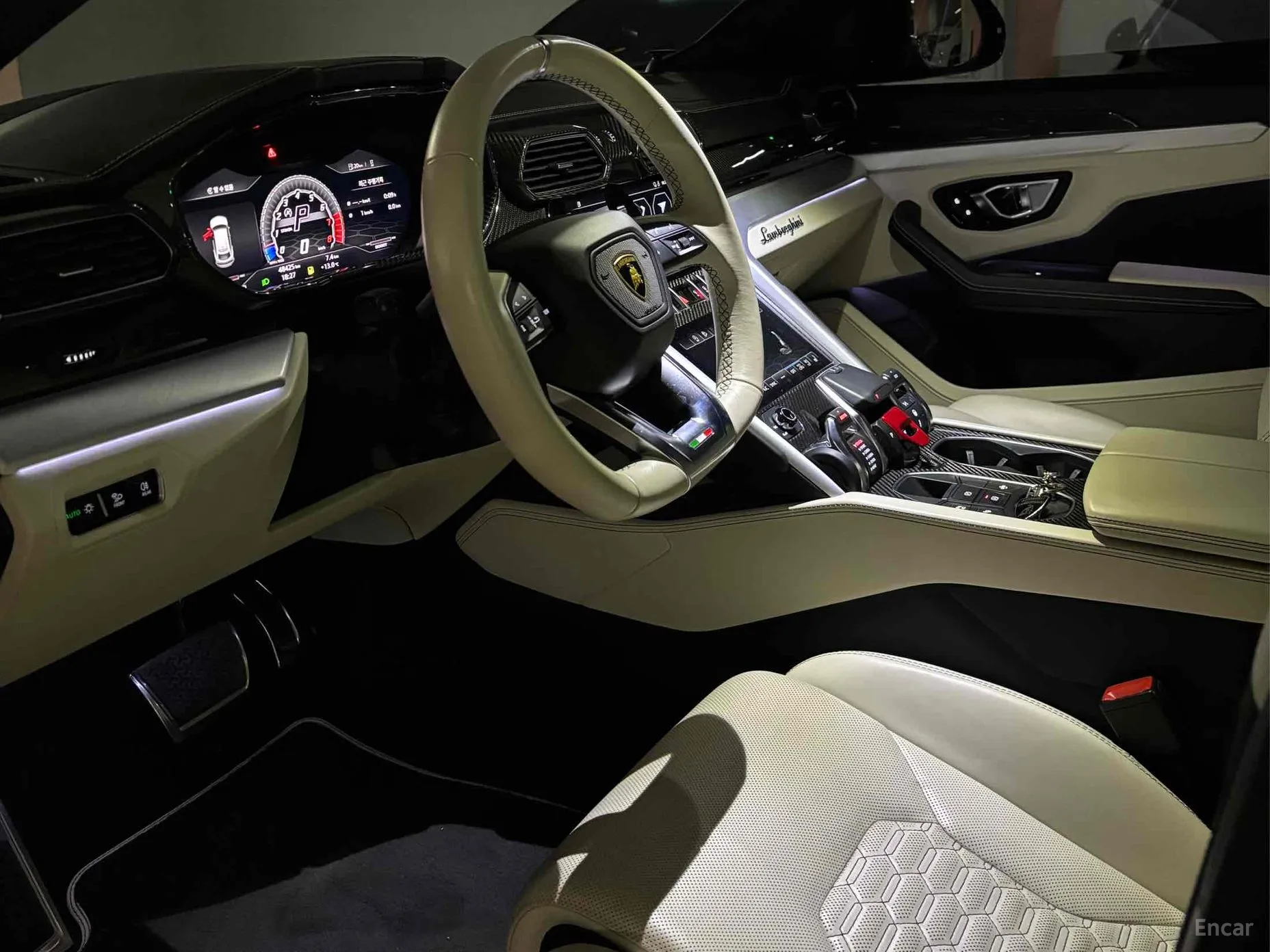 Lamborghini Urus превью 13