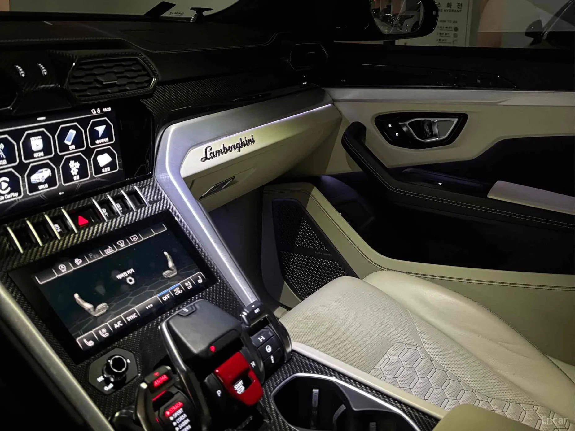 Lamborghini Urus превью 15