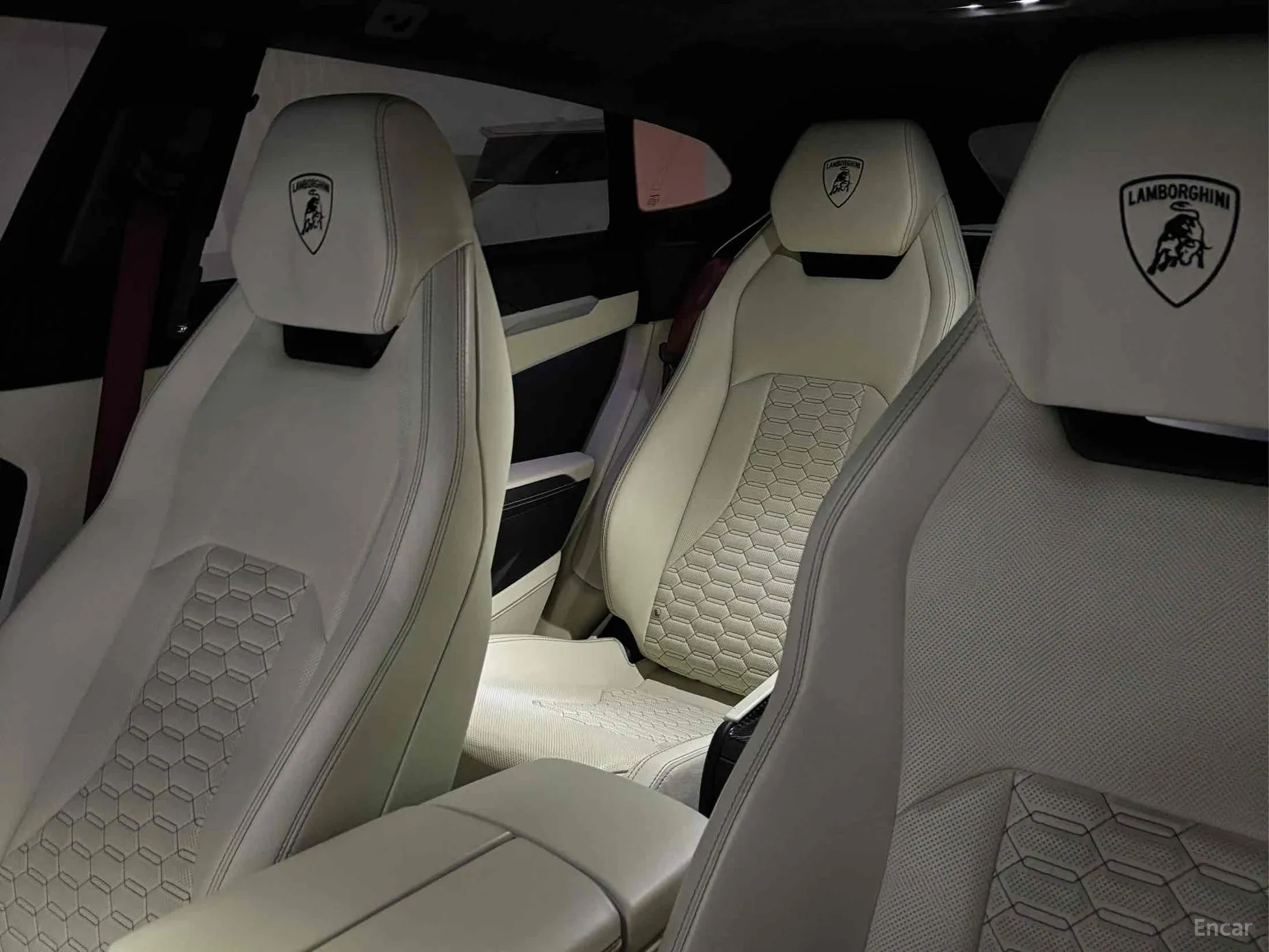 Lamborghini Urus превью 17