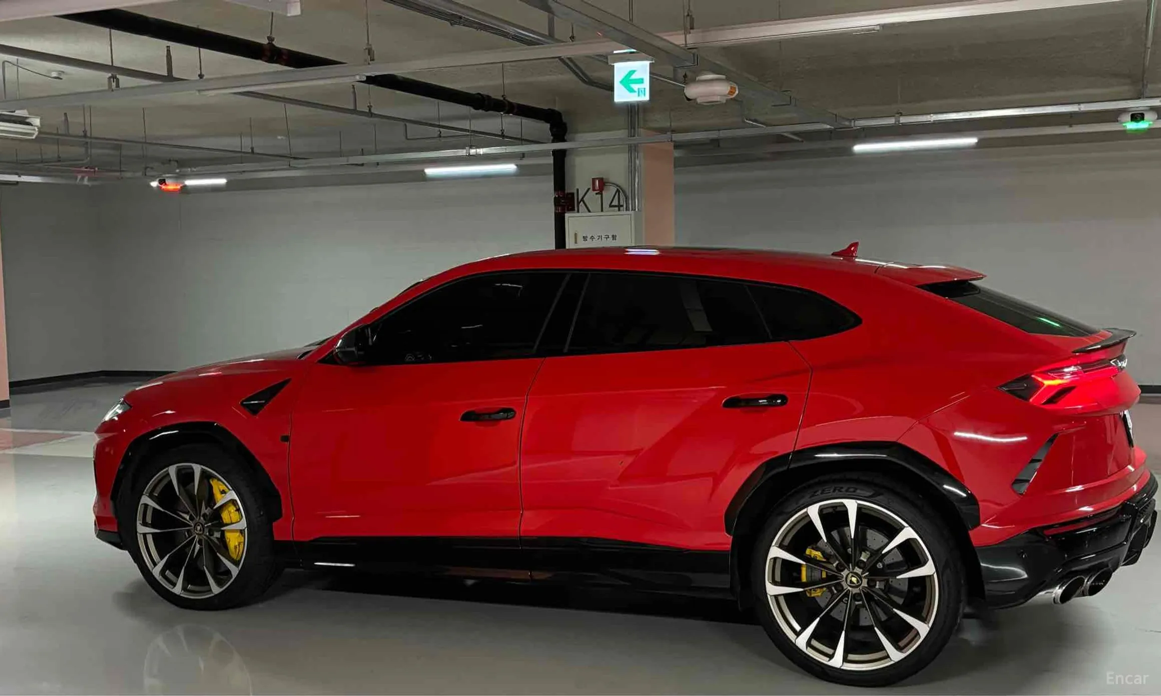 Lamborghini Urus превью 9