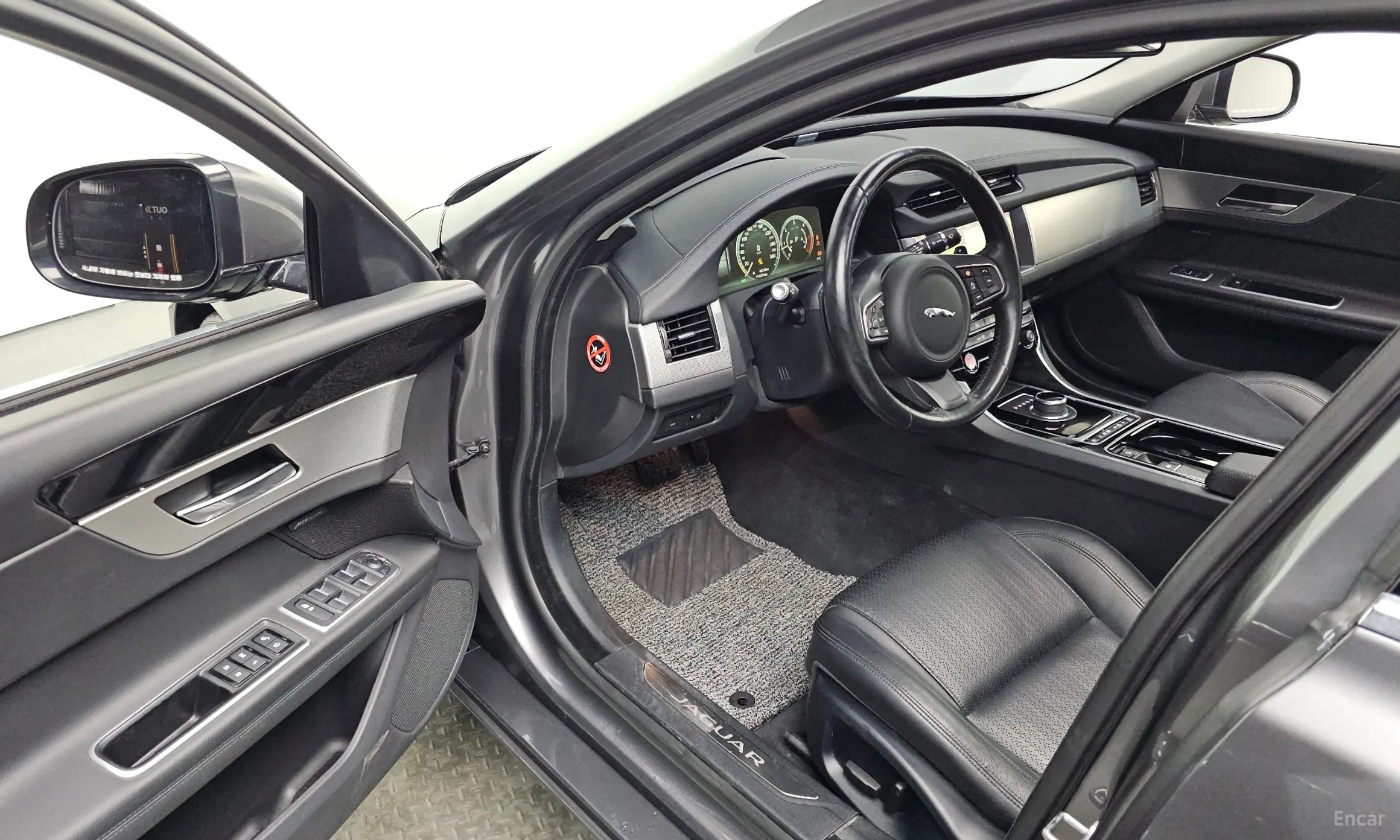 Jaguar XF (x260) превью 10