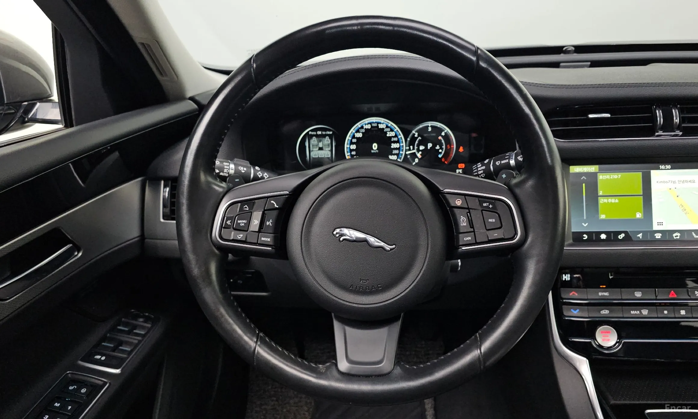 Jaguar XF (x260) превью 13