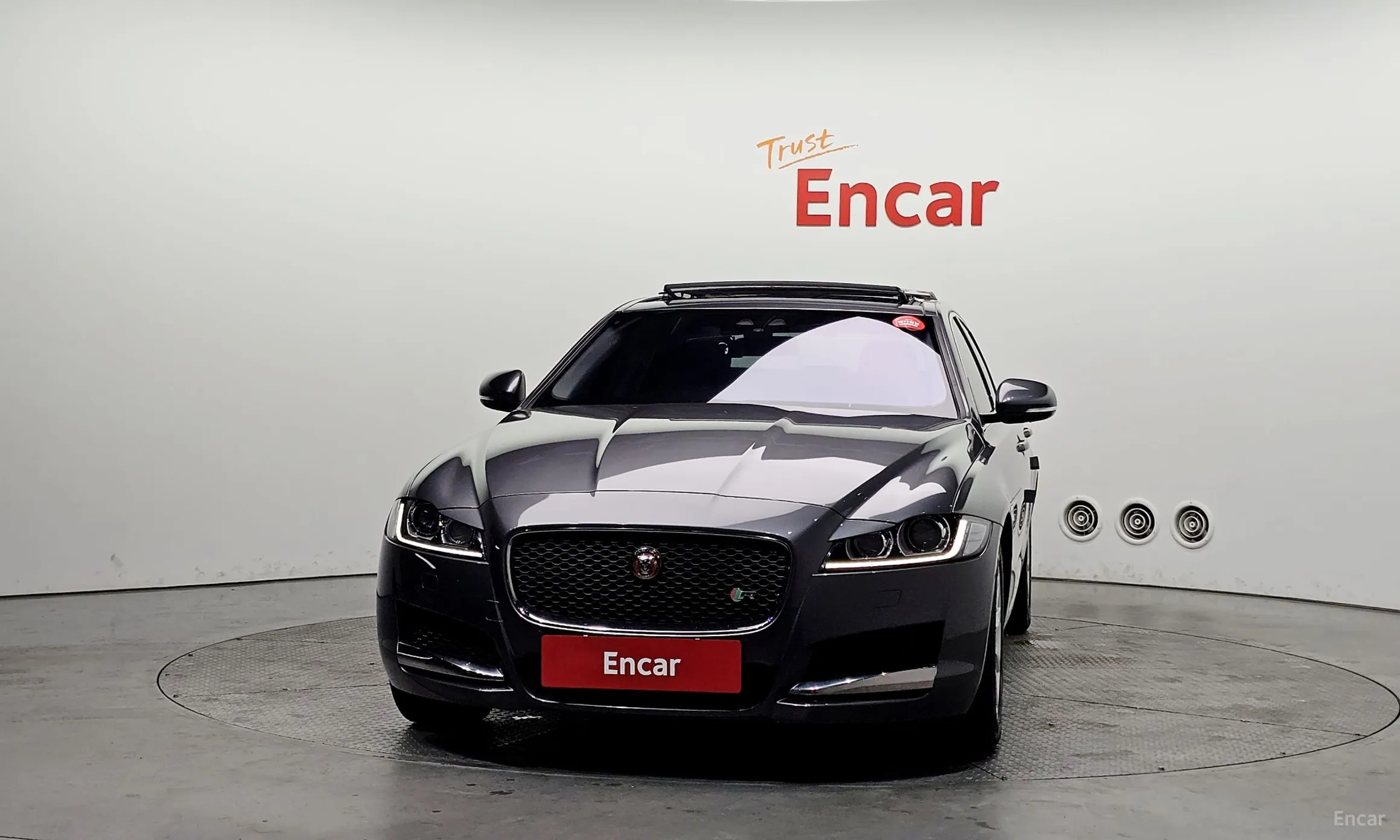 Jaguar XF (x260) превью 3