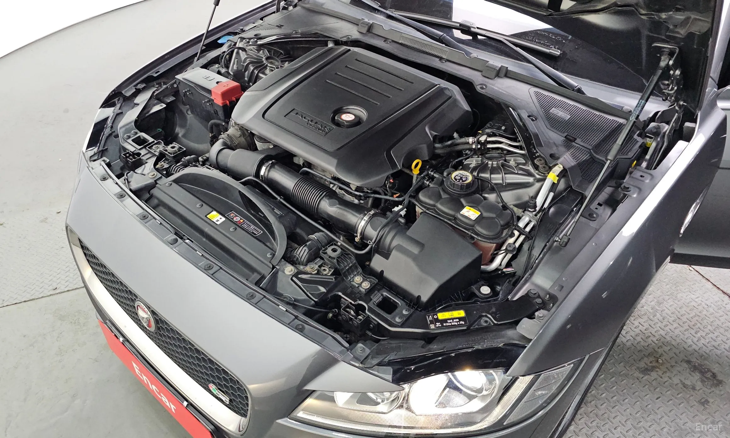 Jaguar XF (x260) превью 6