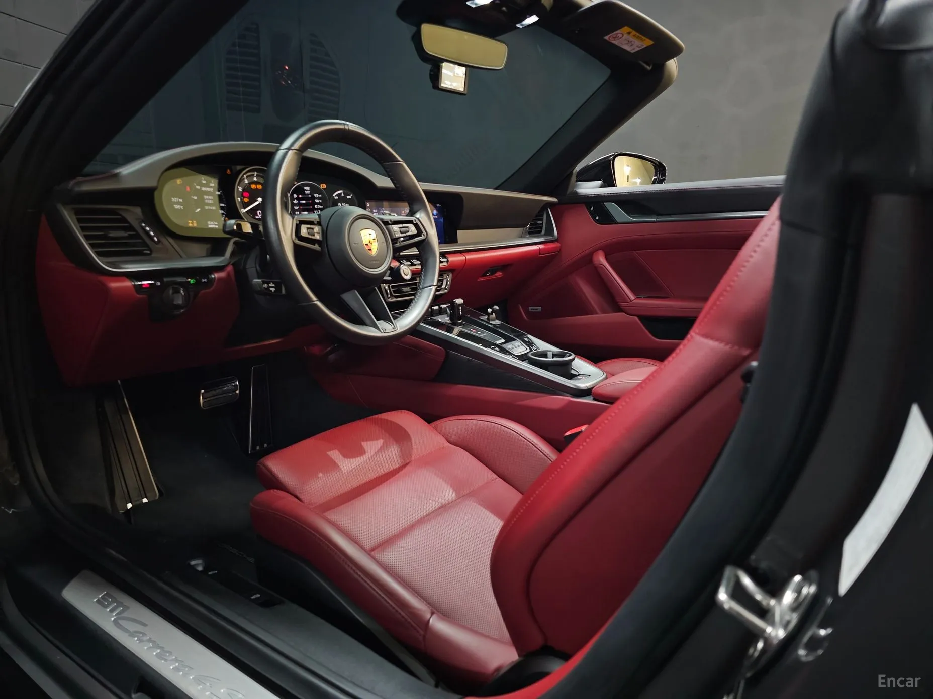 Porsche 911 (992) превью 11