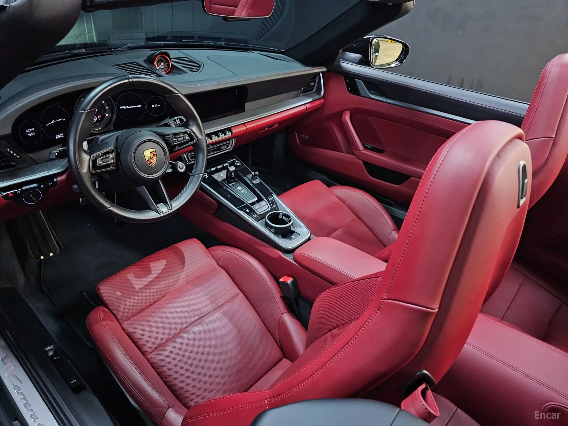 Porsche 911 (992) превью 13