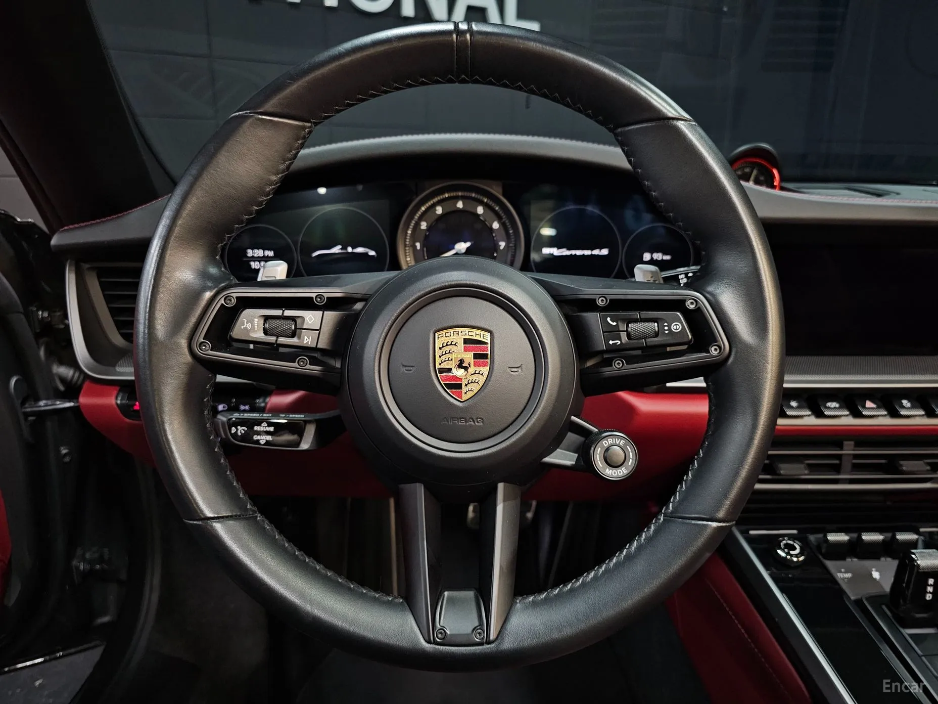 Porsche 911 (992) превью 16
