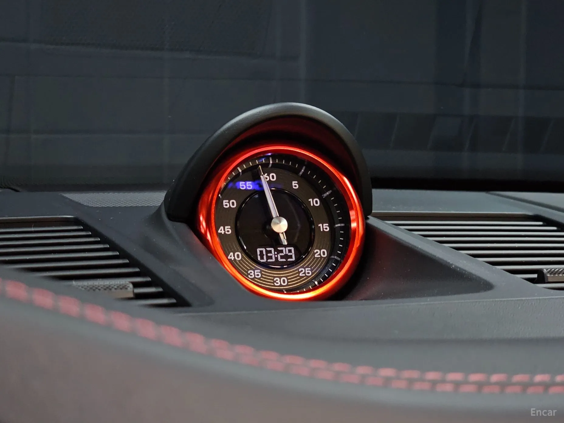 Porsche 911 (992) превью 19